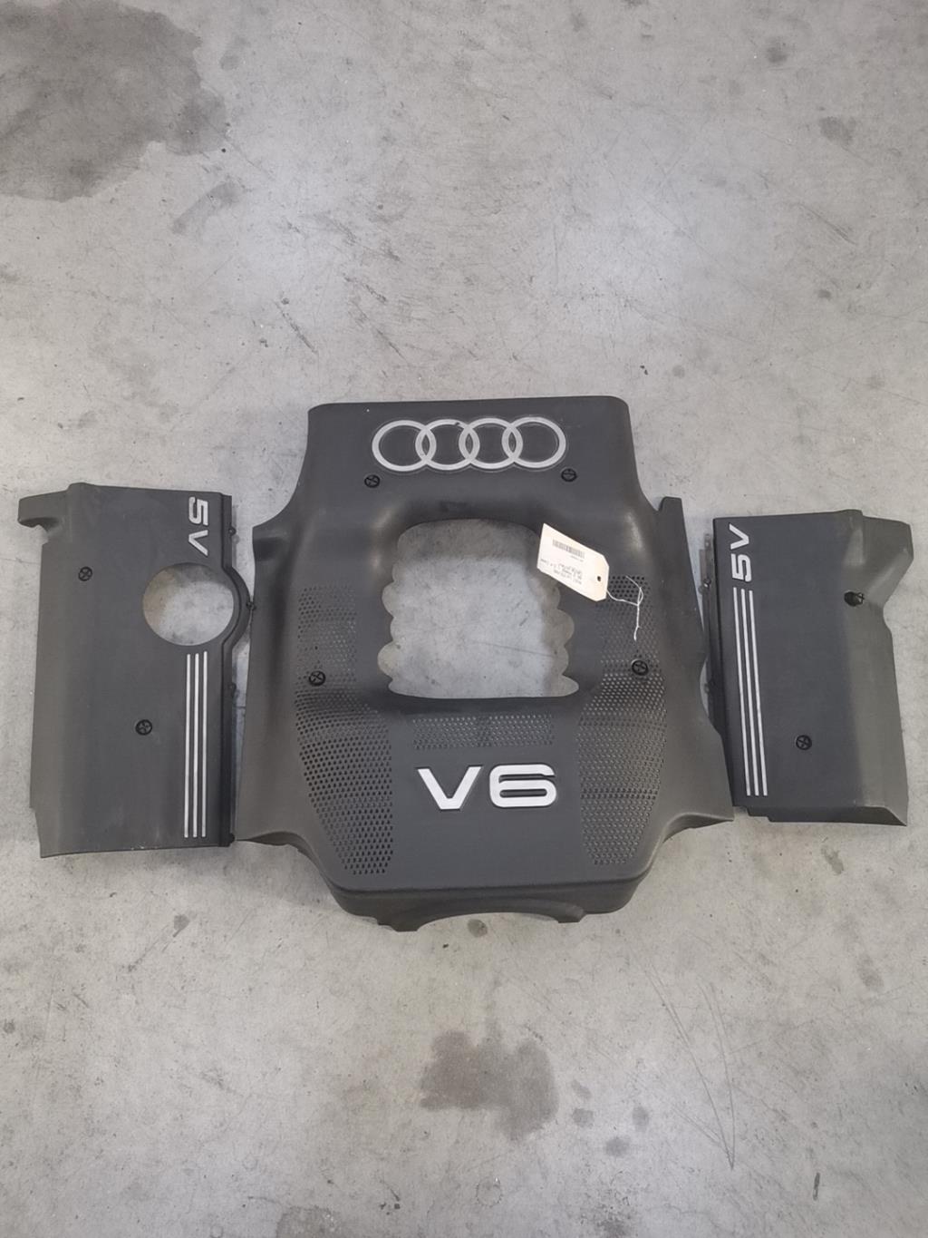 Cache moteur  AUDI A6 2 PHASE 1 Essence - 1