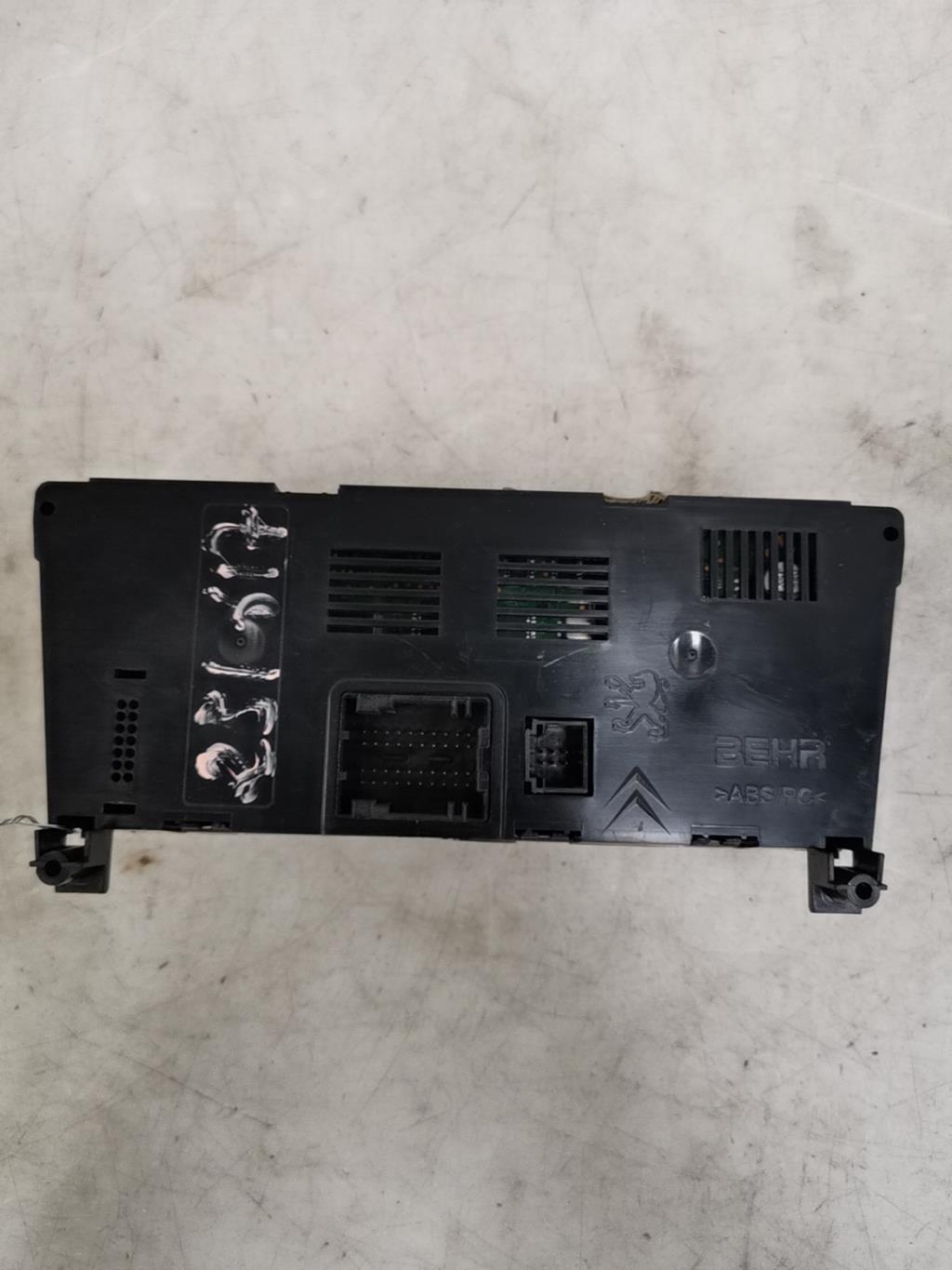 Commande chauffage PEUGEOT 3008 1  - 1