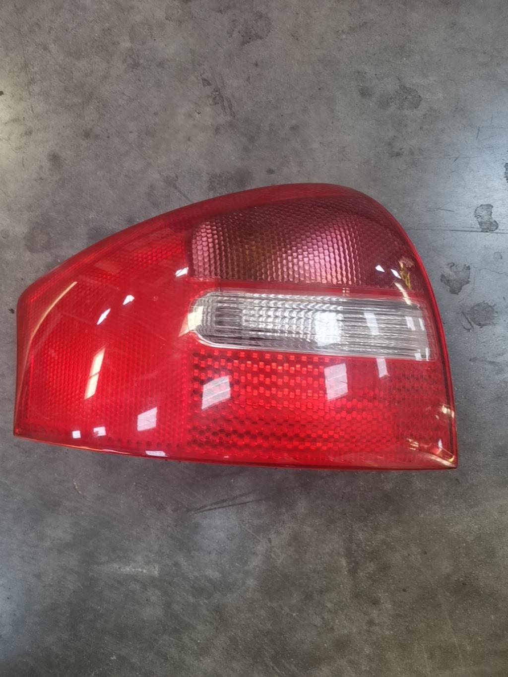 Fanale posteriore principale sinistro (luci) AUDI A6 2 PHASE 1 Diésel - 1