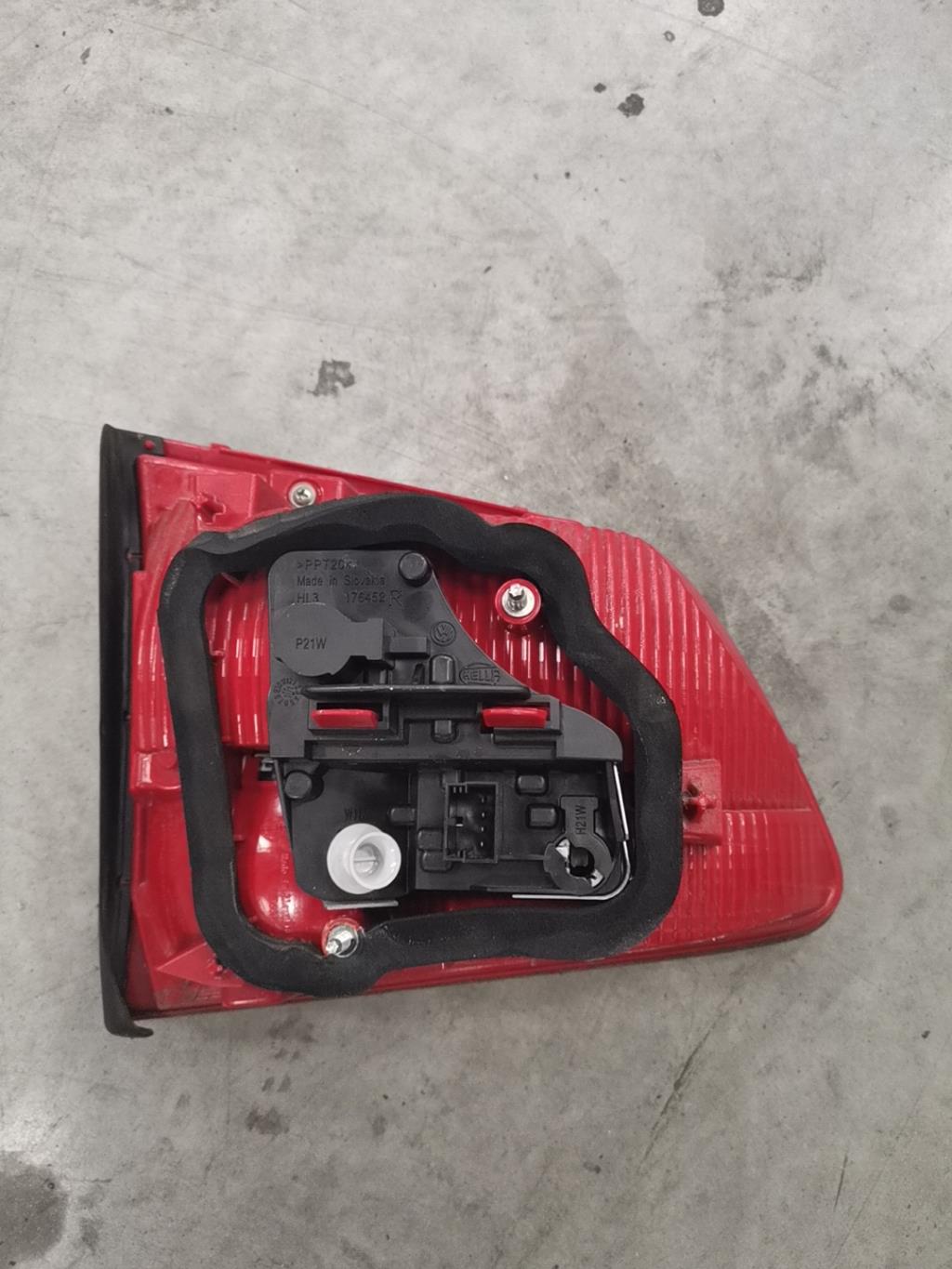 Gruppo ottico posteriore secondario destro (luci) VOLKSWAGEN TOURAN 1 PHASE 1 Diésel - 1
