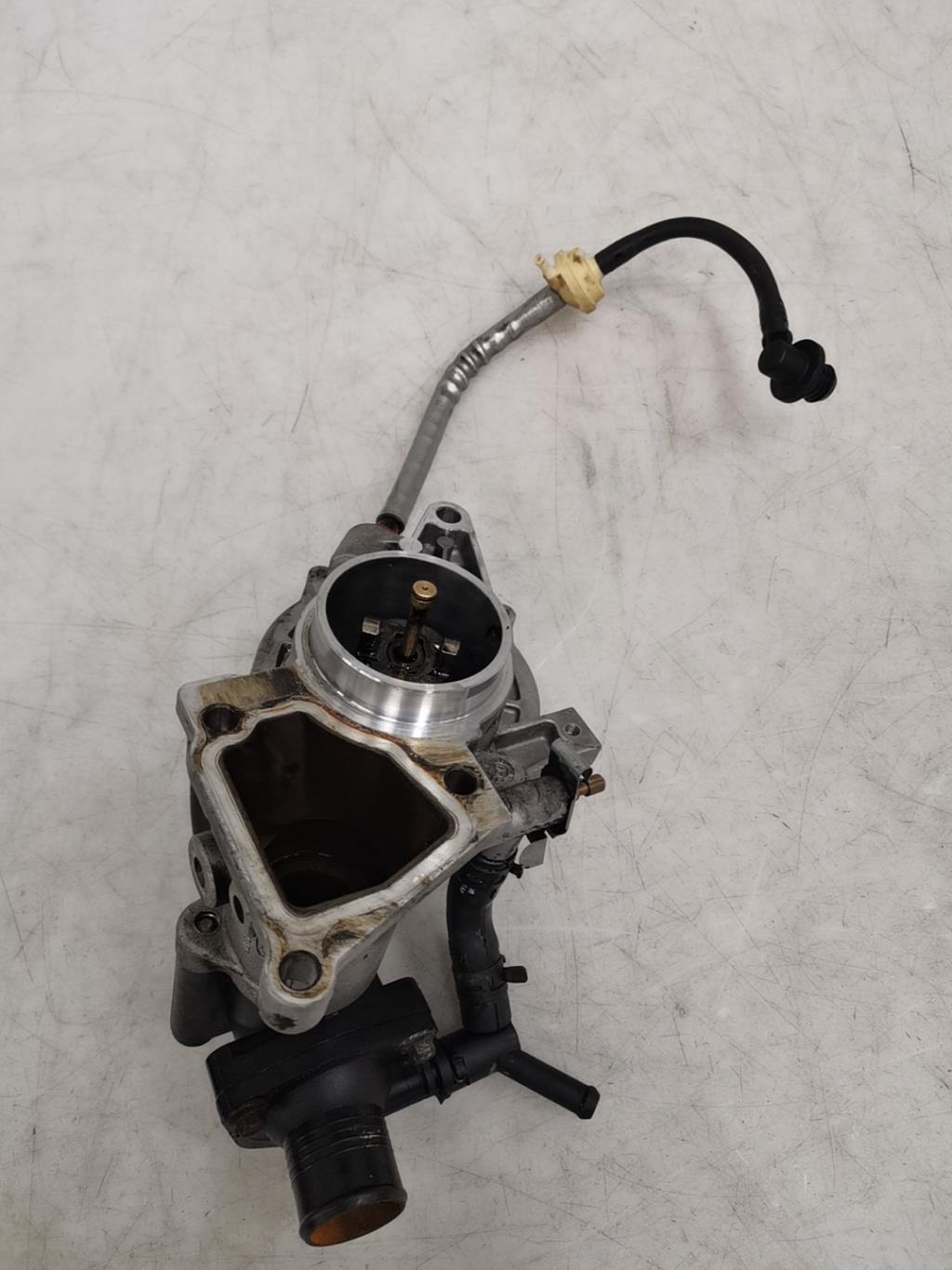 Pompe à vide FORD MONDEO 2 BREAK Diesel - 1