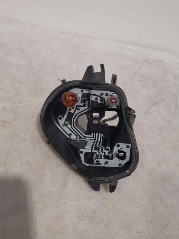 Base portalampade fanale posteriore destro PEUGEOT 208 1 PHASE 1 Diésel - 1