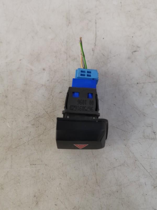 Bouton de warning PEUGEOT 2008 1 PHASE 1 Diesel - 1