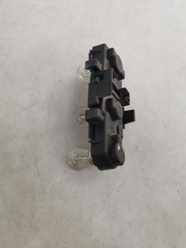 Base portalampade fanale posteriore destro AUDI A6 2 PHASE 2 Gasolina - 1