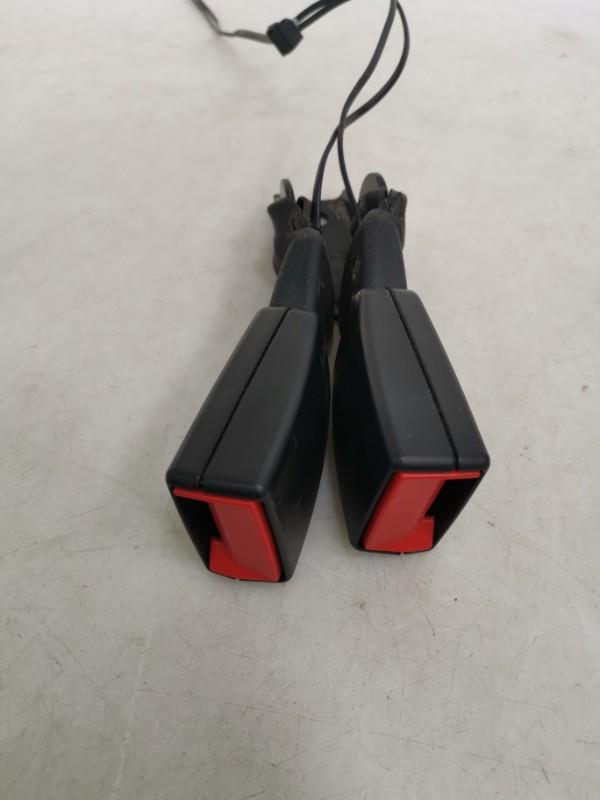 Aggancio cintura sicurezza posteriore sinistro CITROEN C4 CACTUS Gasolina - 1