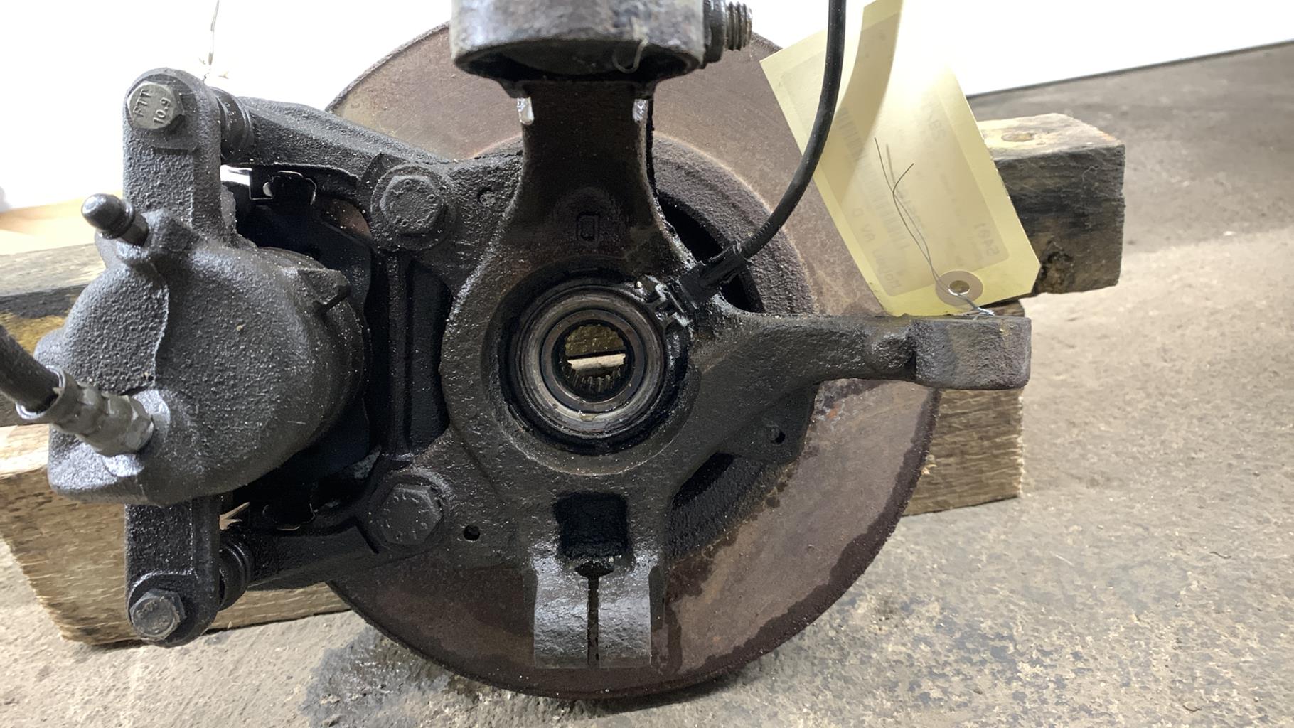 Moyeu avant droit RENAULT CLIO 3 PHASE 2 Diesel - 1