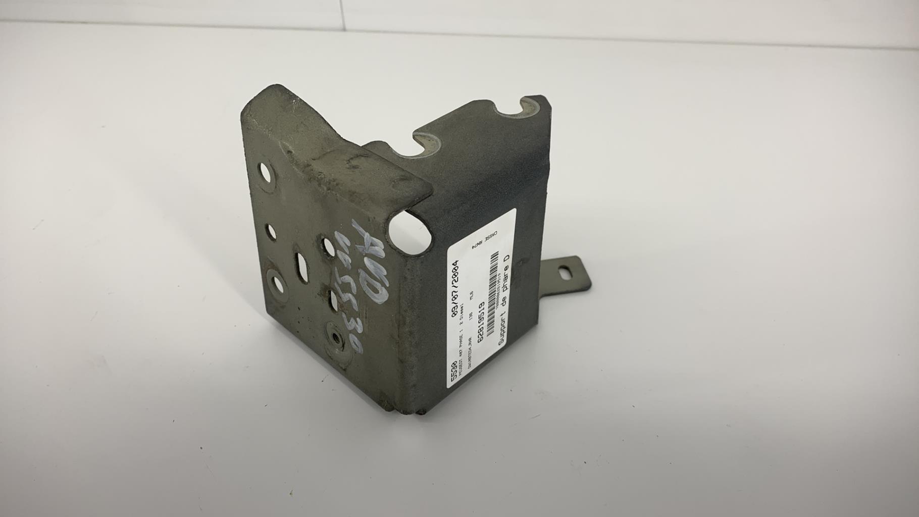 Support de phare droit (tôle) PEUGEOT 407 PHASE 1 Diesel - 1