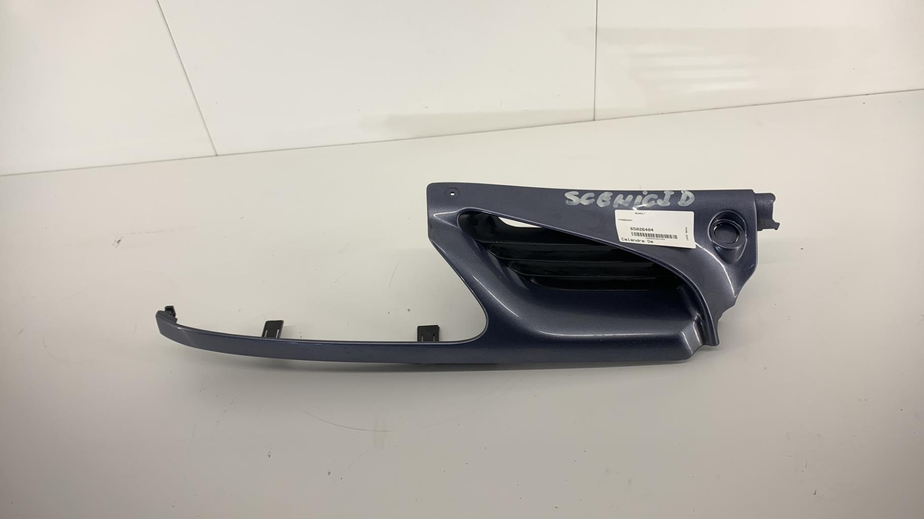 Calandre droite RENAULT SCENIC  - 1