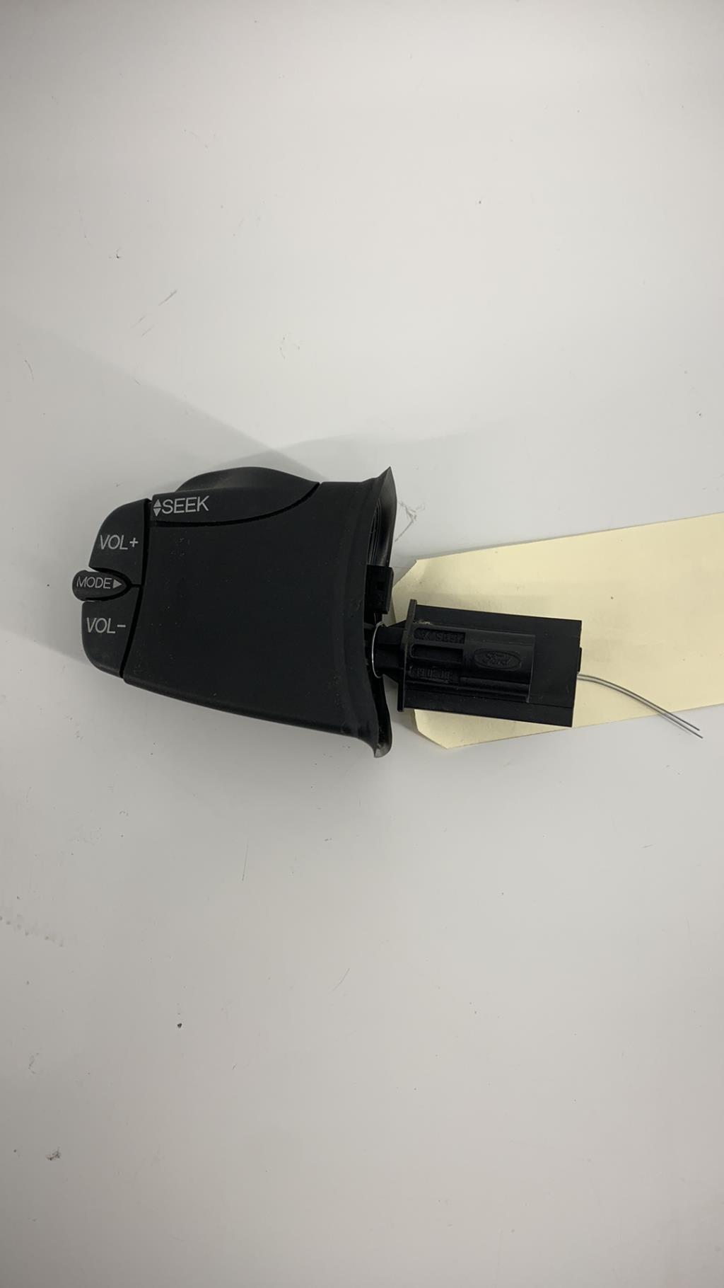 Commande autoradio FORD FIESTA 5 PHASE 2  - 1