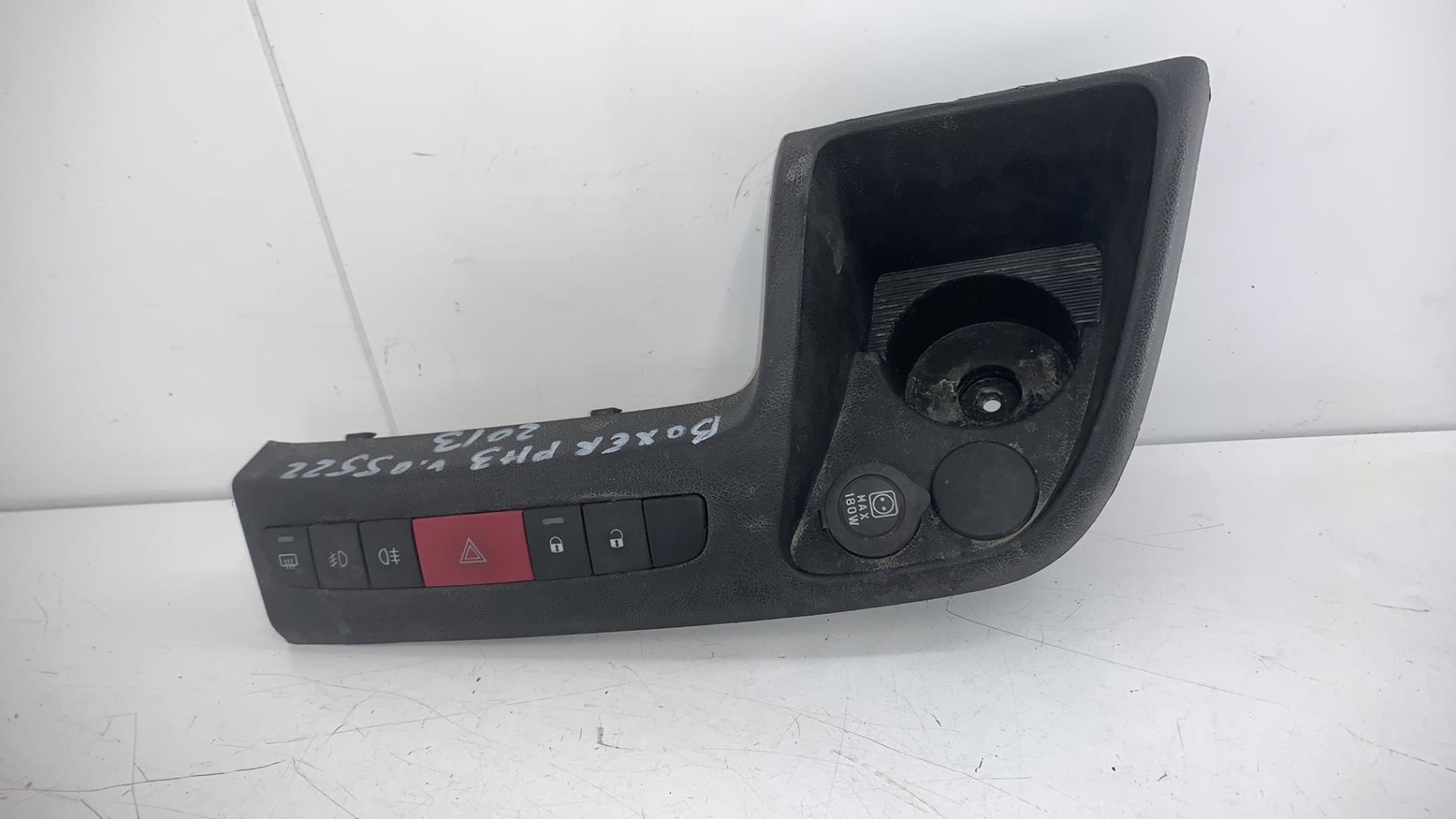 Bouton de warning PEUGEOT BOXER 3 PHASE 1 Diesel - 1