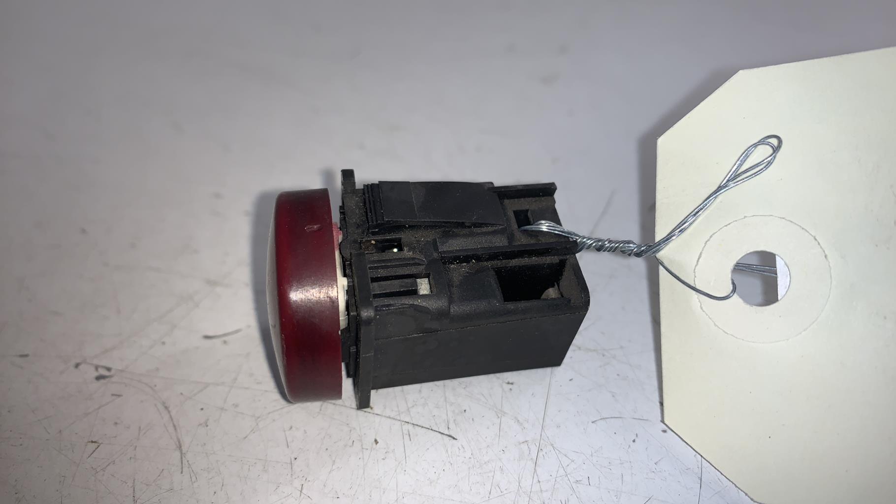 Bouton de warning CITROEN BERLINGO 1 PHASE 2  - 1