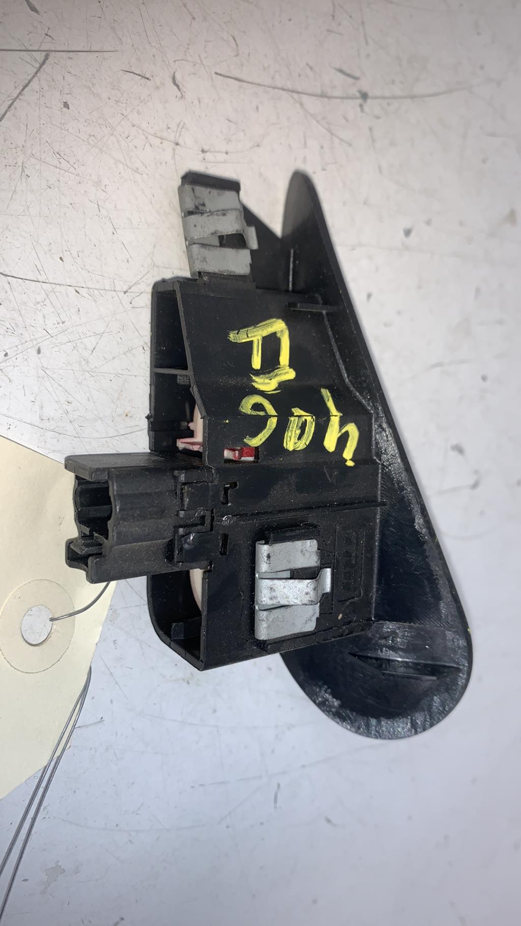 Bouton de warning PEUGEOT 406 PHASE 2 BREAK Essence - 1