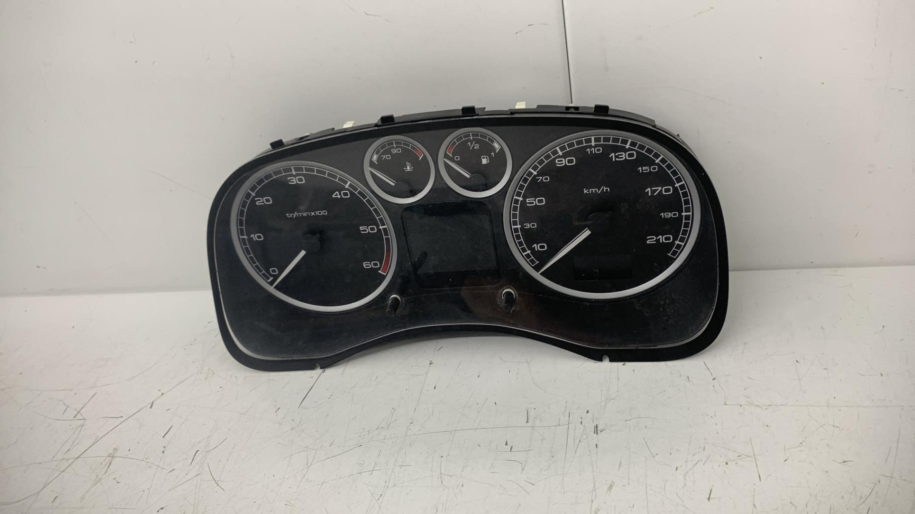Compteur PEUGEOT 307 PHASE 1 BREAK Diesel - 1