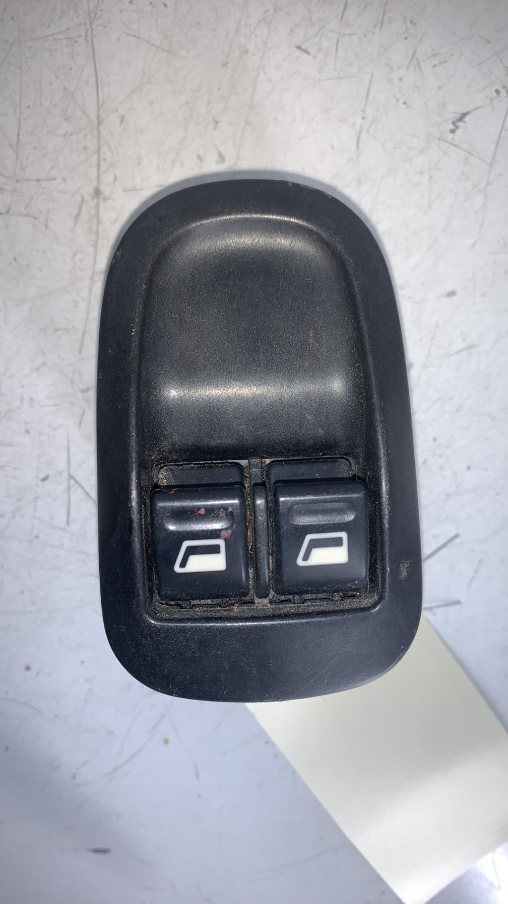 Interrupteur de leve vitre PEUGEOT 206 PHASE 1 Essence - 1