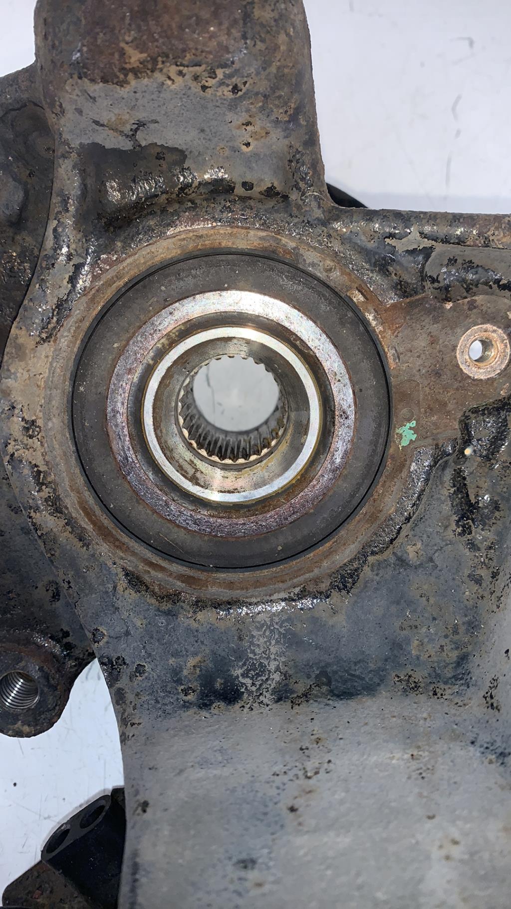 Moyeu avant gauche CITROEN C5 1 PHASE 2 Diesel - 1