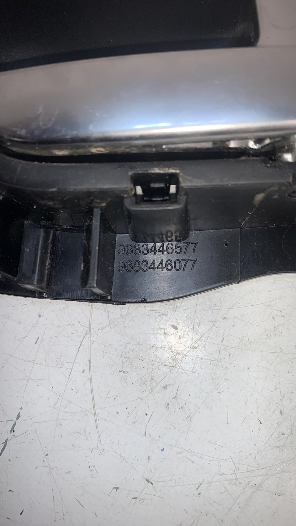 Poignee interieur avant droit CITROEN C3 2 PHASE 2 Essence - 1