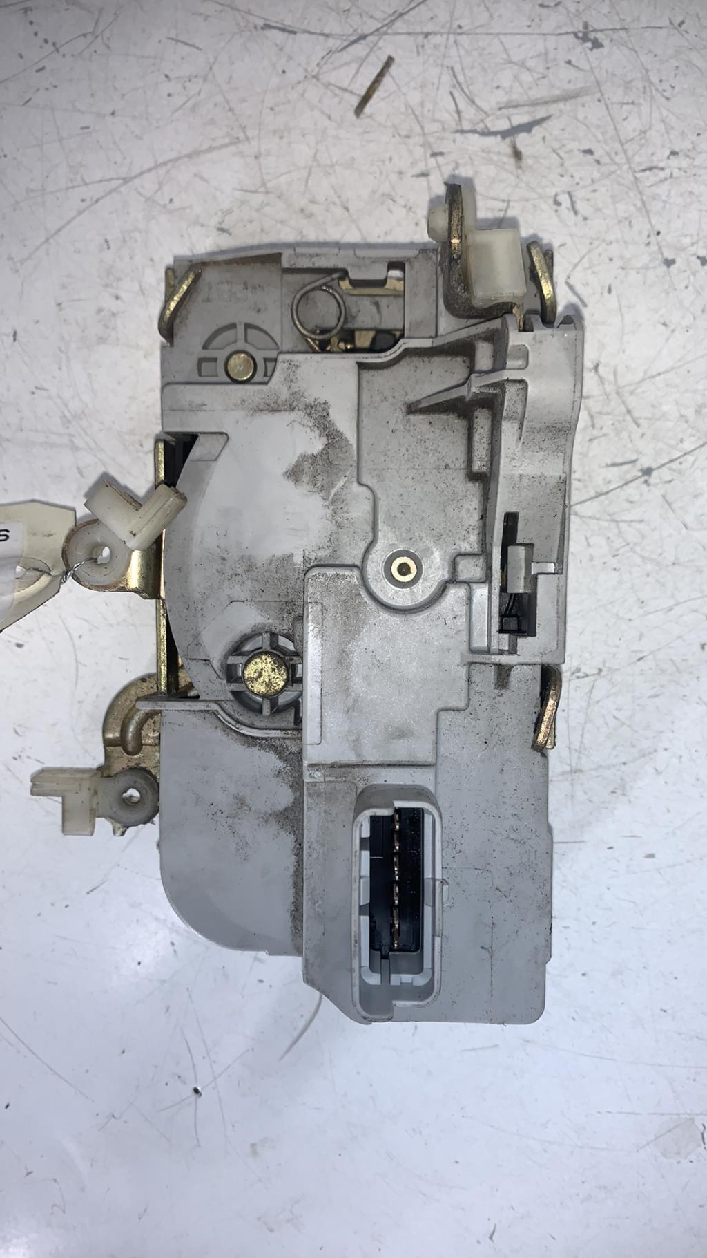 Serrure avant gauche CITROEN C5 1 PHASE 1 BREAK Diesel - 1