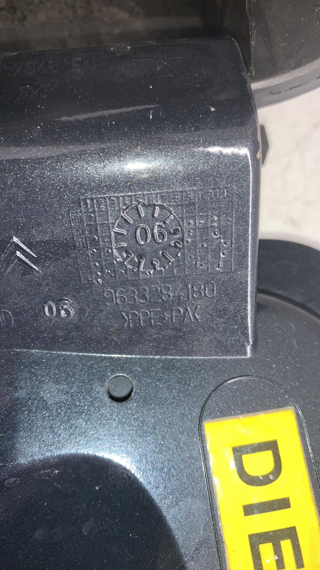 Trappe d'essence CITROEN C5 1 PHASE 2 Diesel - 1