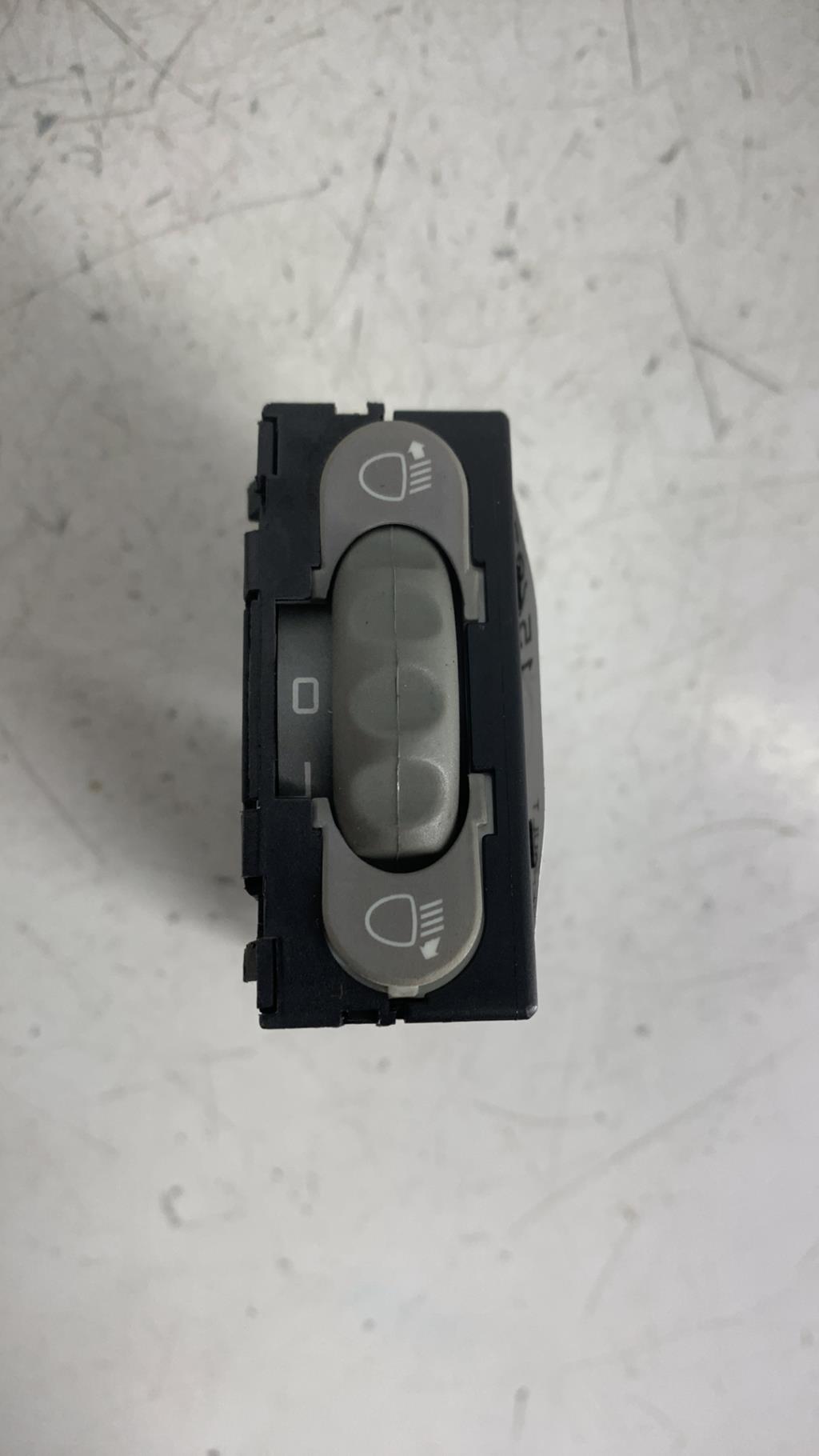 Commande de reglage hauteur de phare RENAULT SCENIC 1 PHASE 2 Diesel - 1