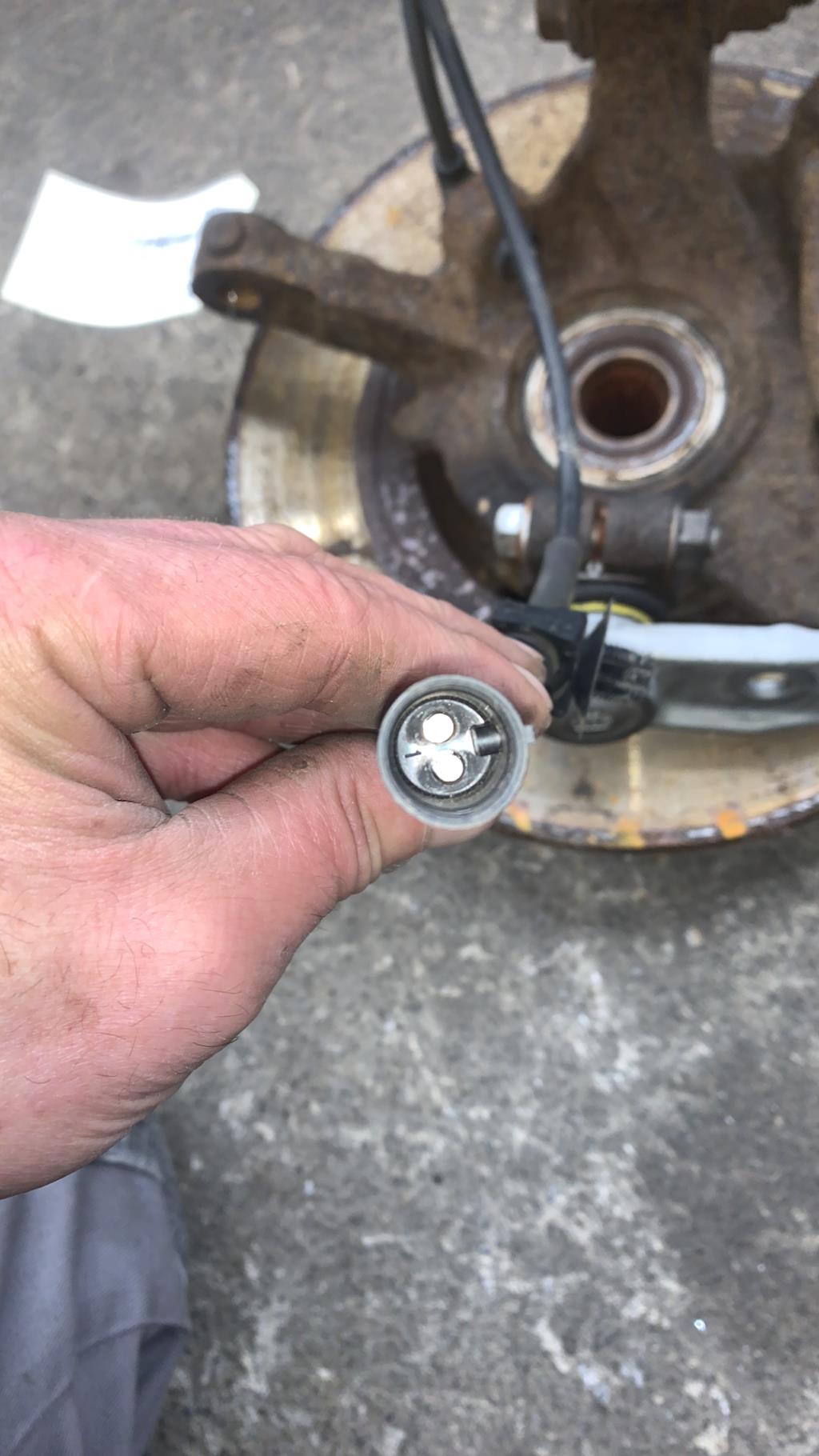 Moyeu avant gauche RENAULT SCENIC 1 PHASE 2 Diesel - 1