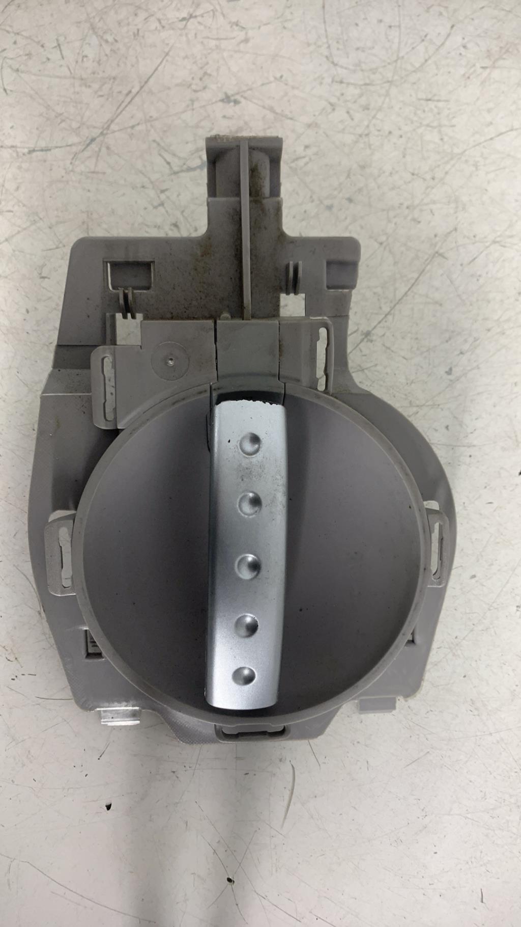 Poignee interieur avant droit CITROEN C3 1 PHASE 1 Essence - 1