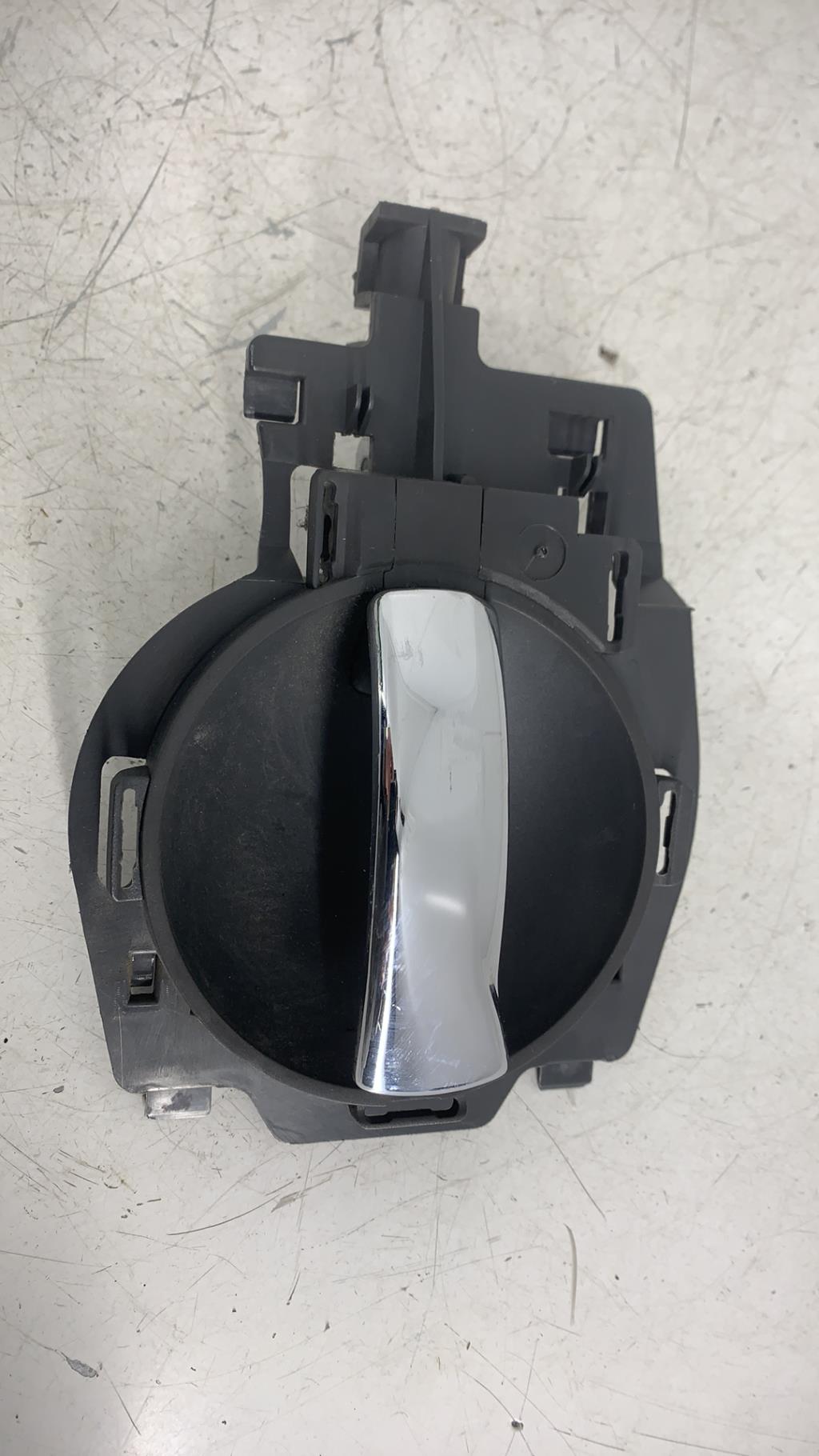Poignee interieur avant gauche CITROEN C3 1 PHASE 1 Diesel - 1