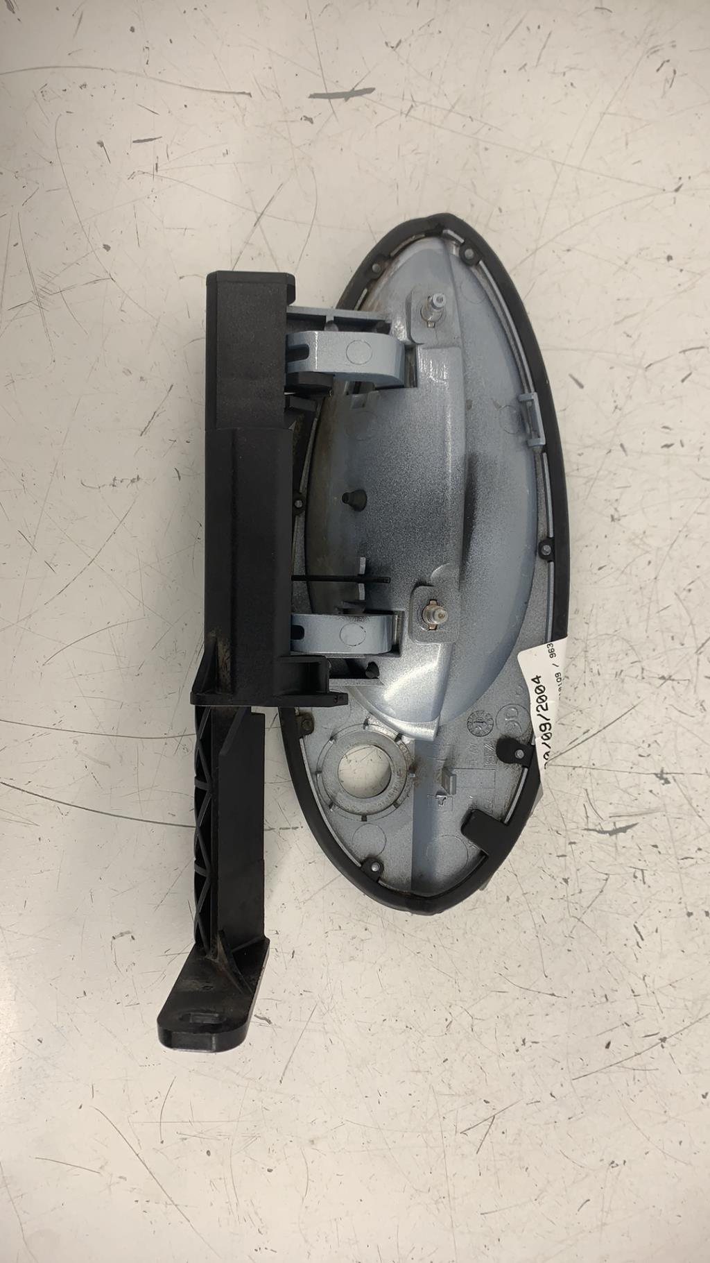 Poignee porte avant gauche CITROEN C5 1 PHASE 2 Diesel - 1
