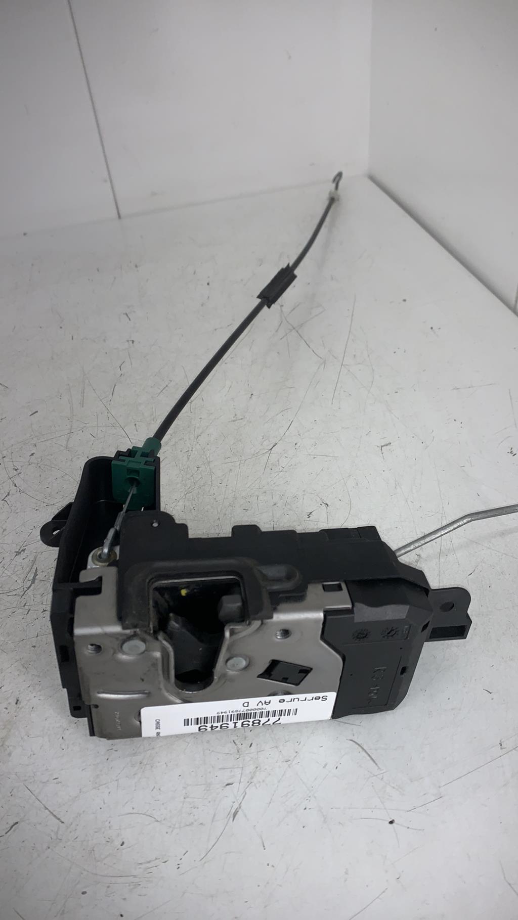 Serrure avant droit OPEL ASTRA H PHASE 1 Diesel - 1