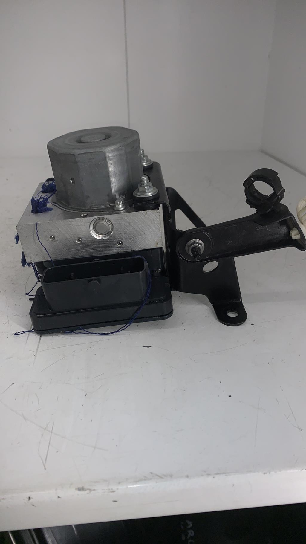 Bloc ABS (freins anti-blocage) RENAULT TWINGO 3 PHASE 1 Essence - 1