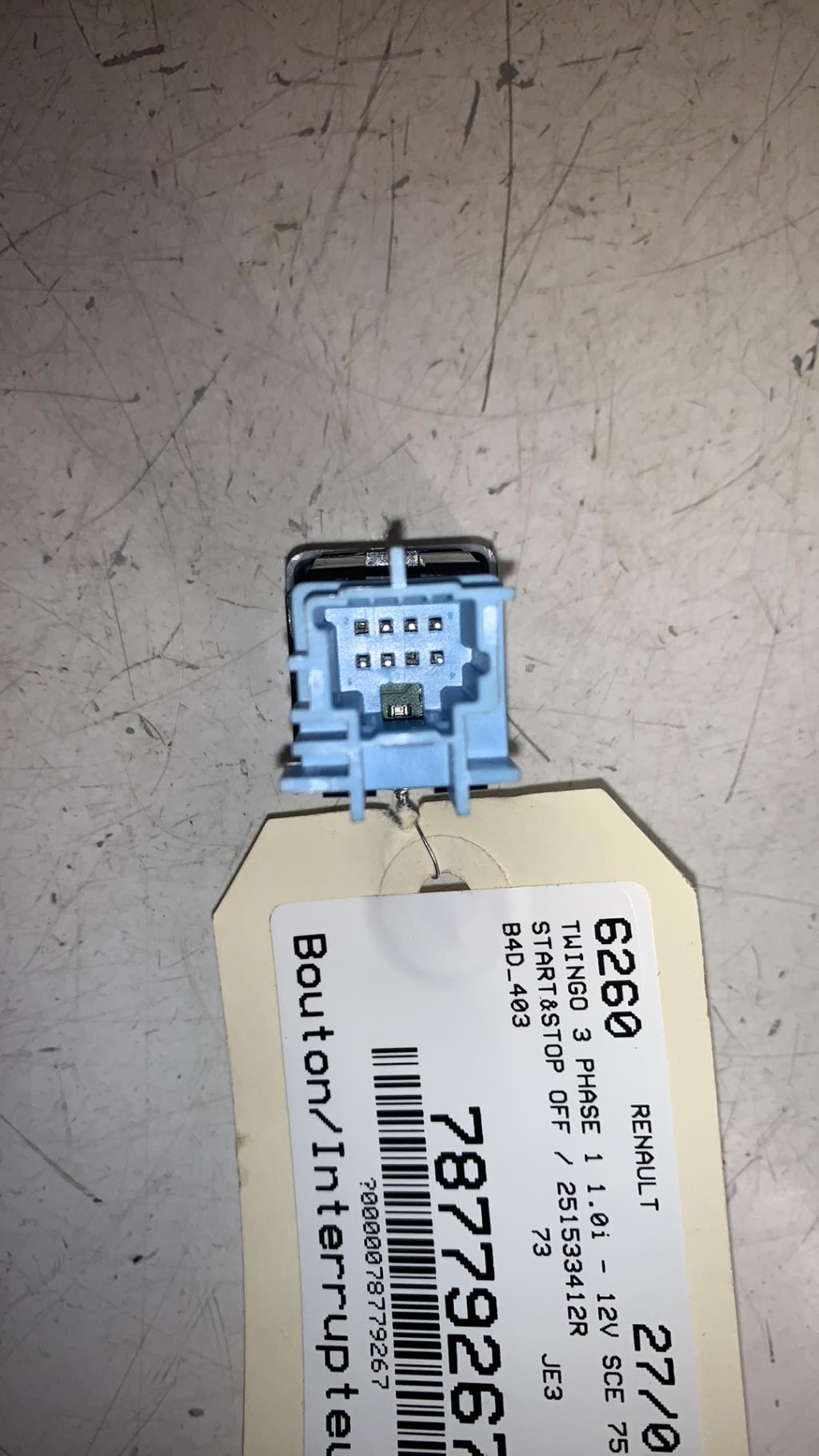 Bouton/Interrupteur RENAULT TWINGO 3 PHASE 1 Essence - 1