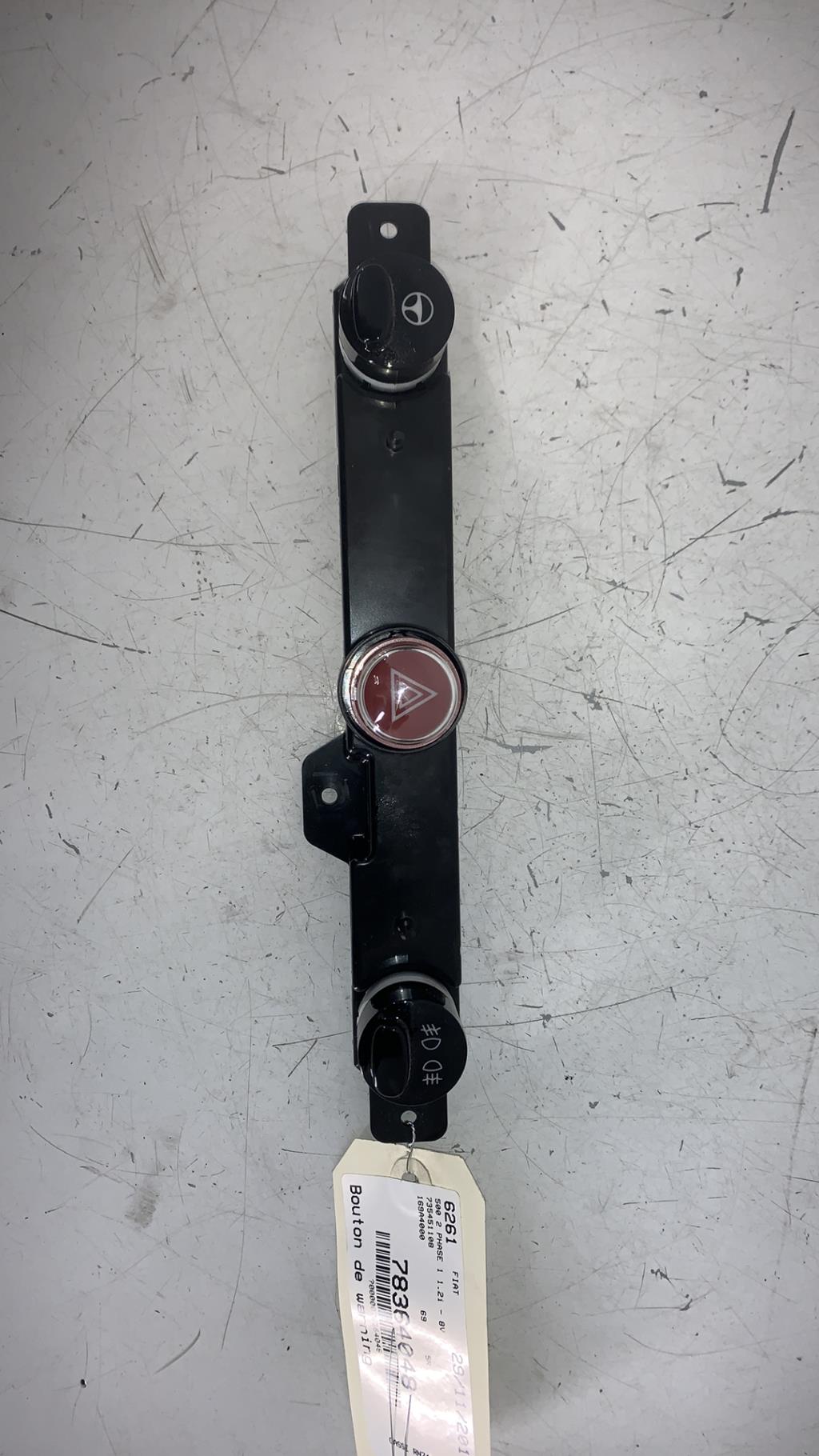 Bouton de warning FIAT 500 2 PHASE 1 Essence - 1