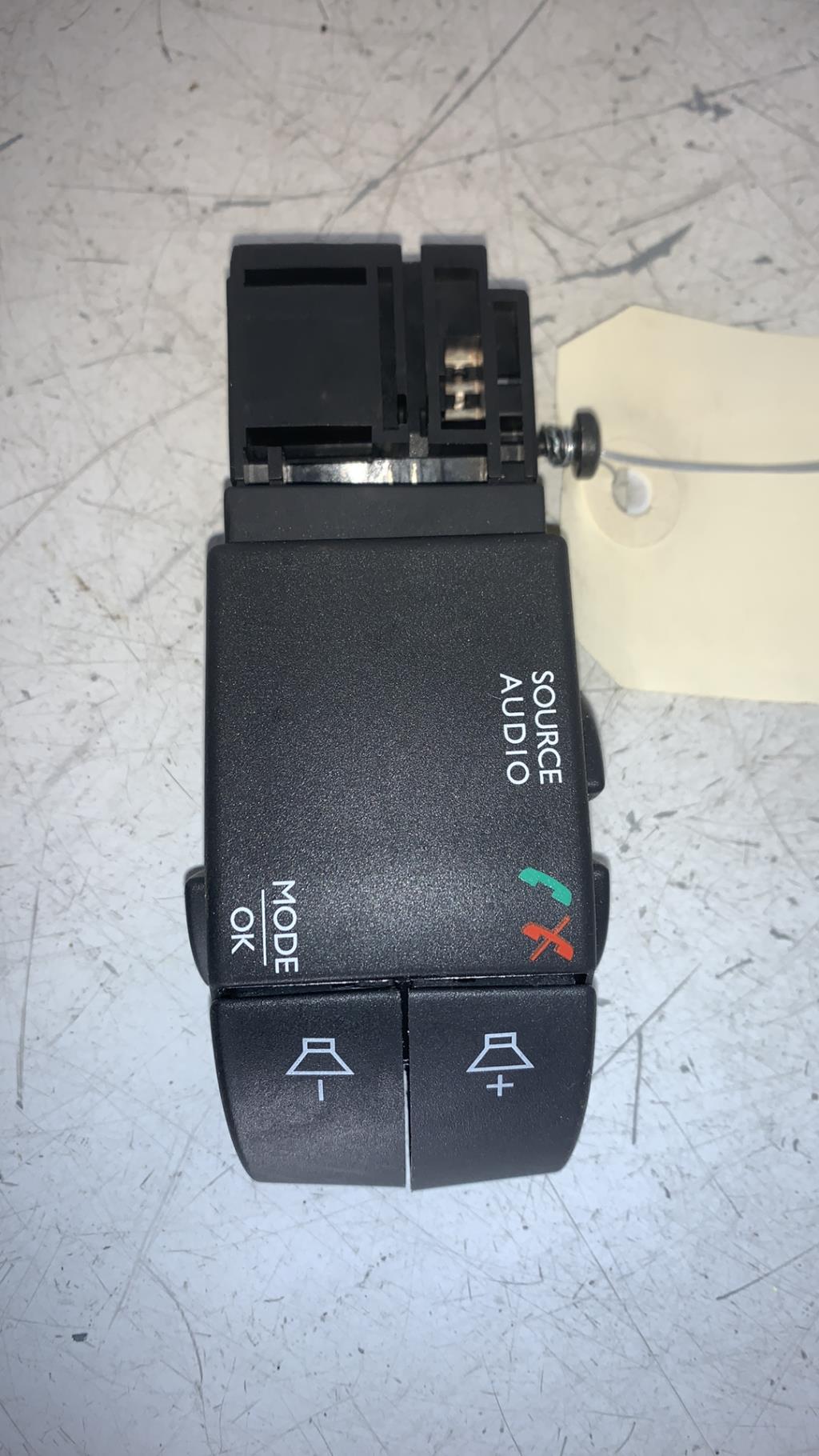 Commande autoradio RENAULT TWINGO 3 PHASE 1 Essence - 1