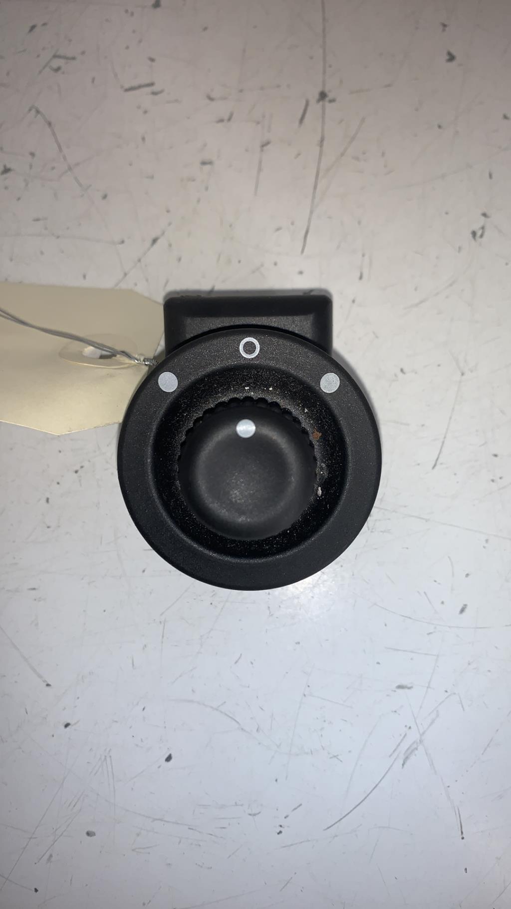 Commande retroviseurs RENAULT TWINGO 3 PHASE 1 Essence - 1