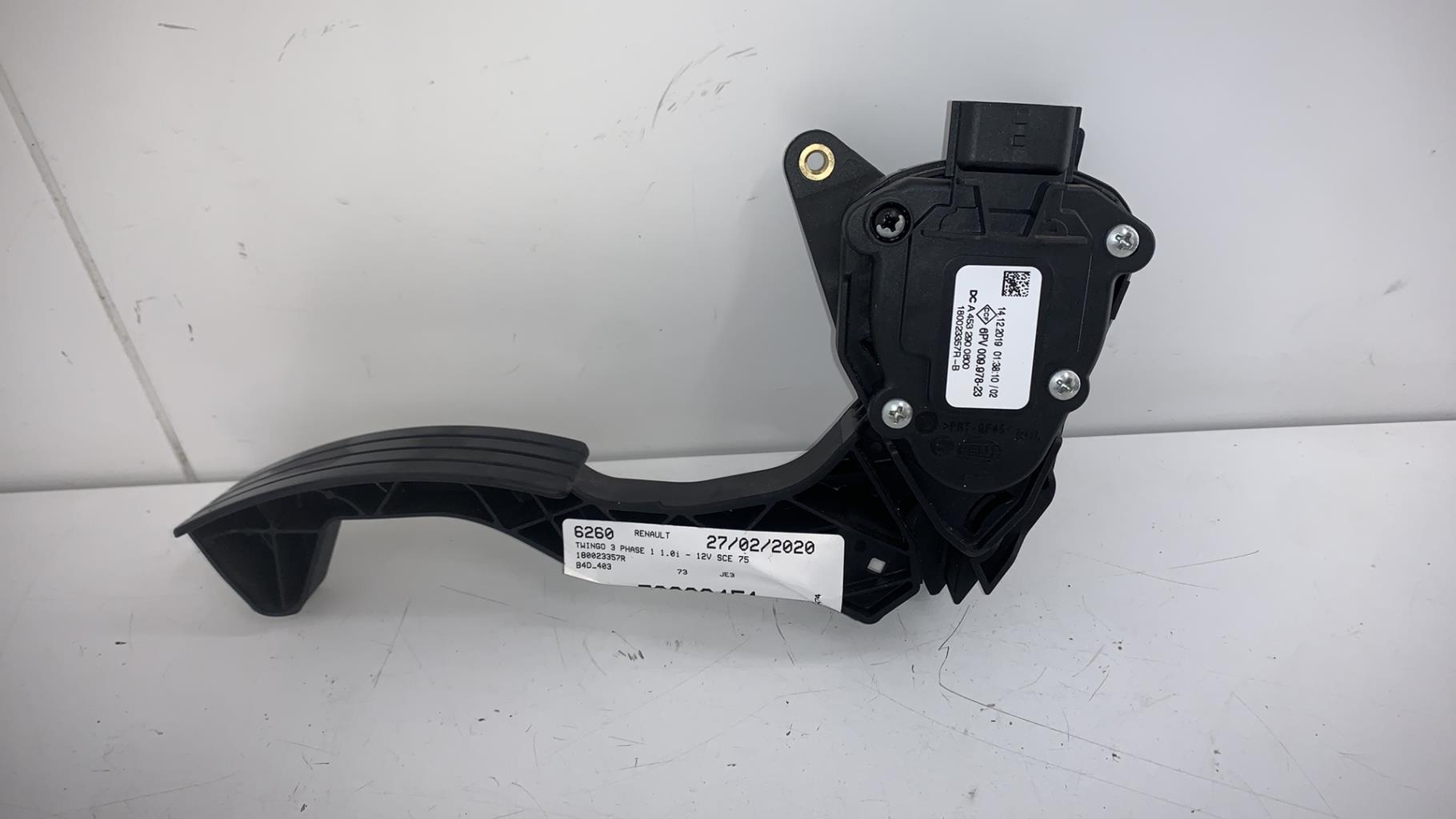 Pedale d'accelerateur RENAULT TWINGO 3 PHASE 1 Essence - 1