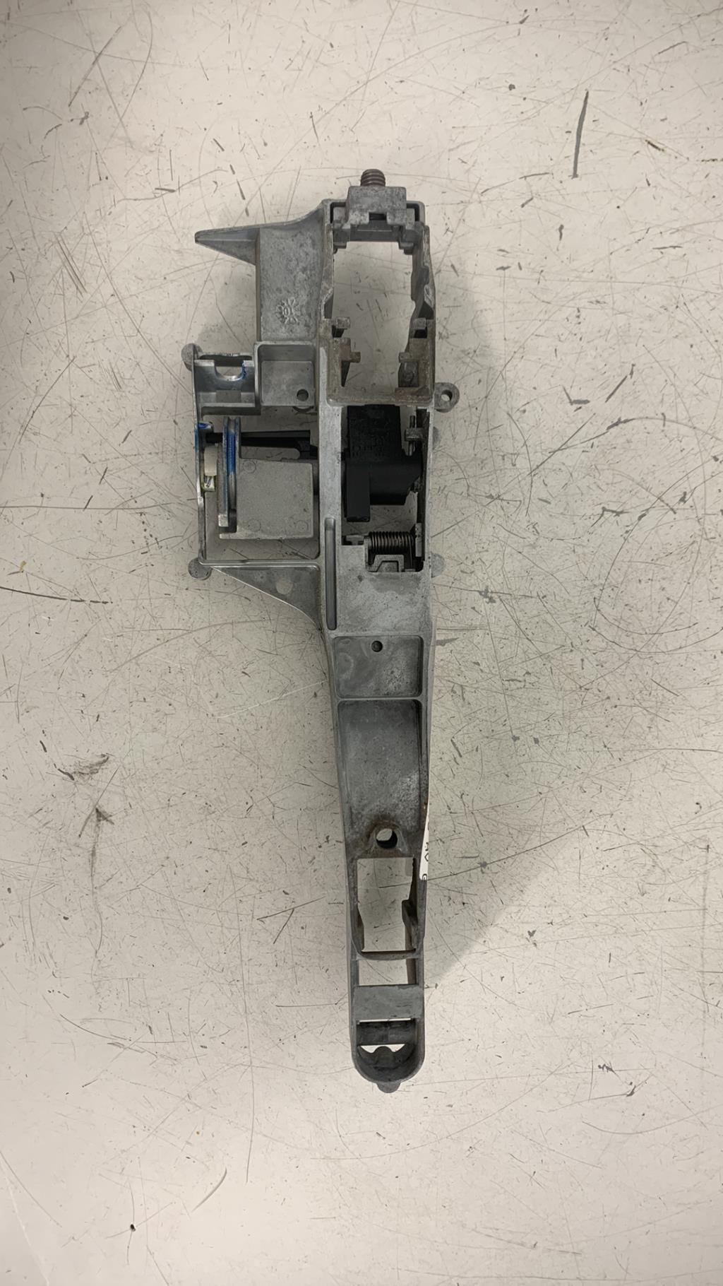 Support poignee porte avant gauche CITROEN C5 2 BREAK Diesel - 1