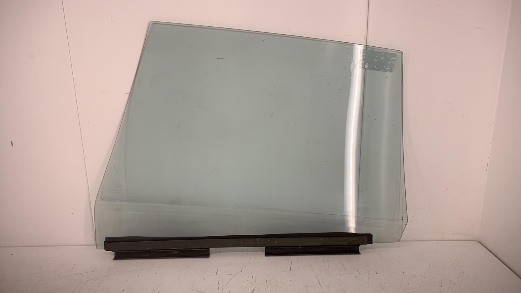 Vitre arriere droit CITROEN CX Diesel - 1