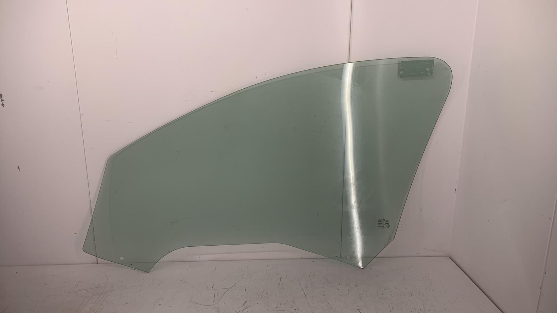 Vitre avant droit PEUGEOT 206+ Essence - 1