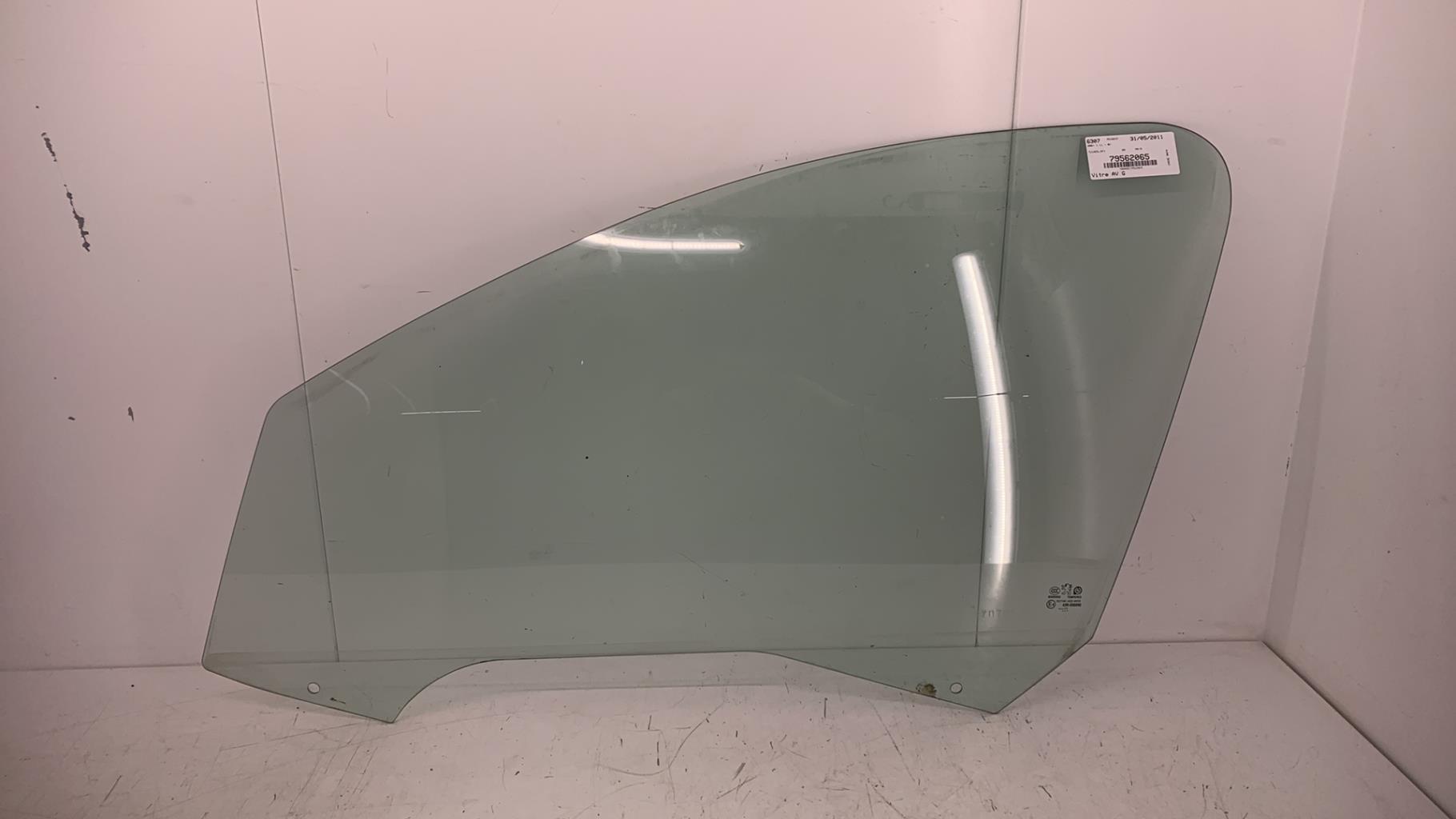 Vitre avant gauche PEUGEOT 206+ Essence - 1