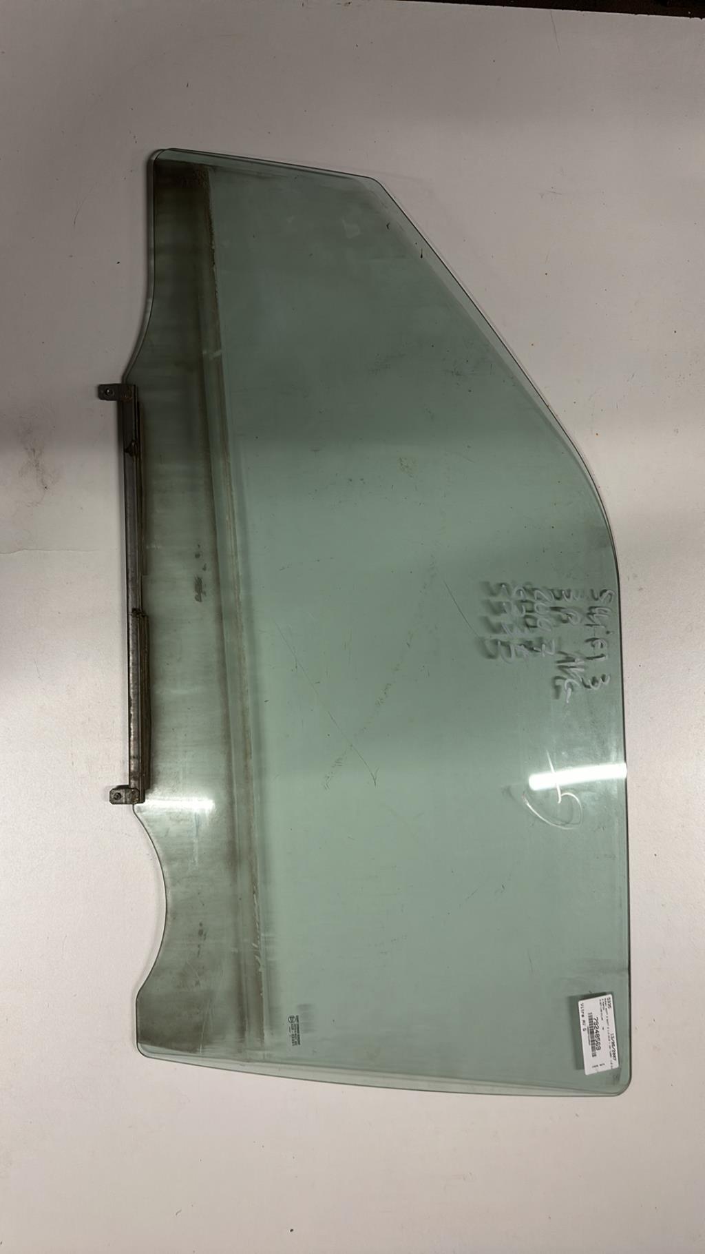 Vitre avant gauche SUZUKI SWIFT 3 Diesel - 1