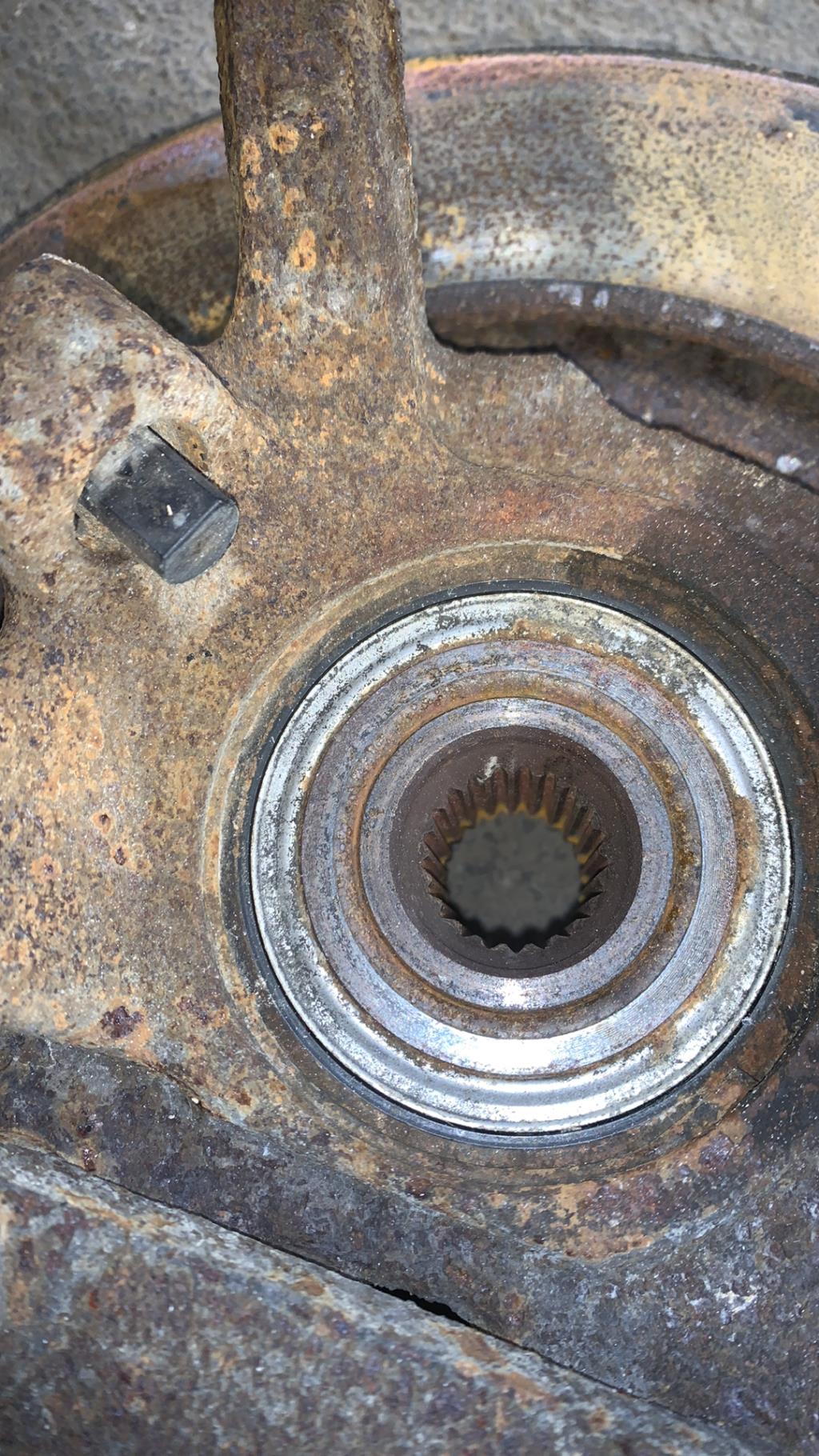 Moyeu avant droit RENAULT CLIO 2 PHASE 2 Diesel - 1