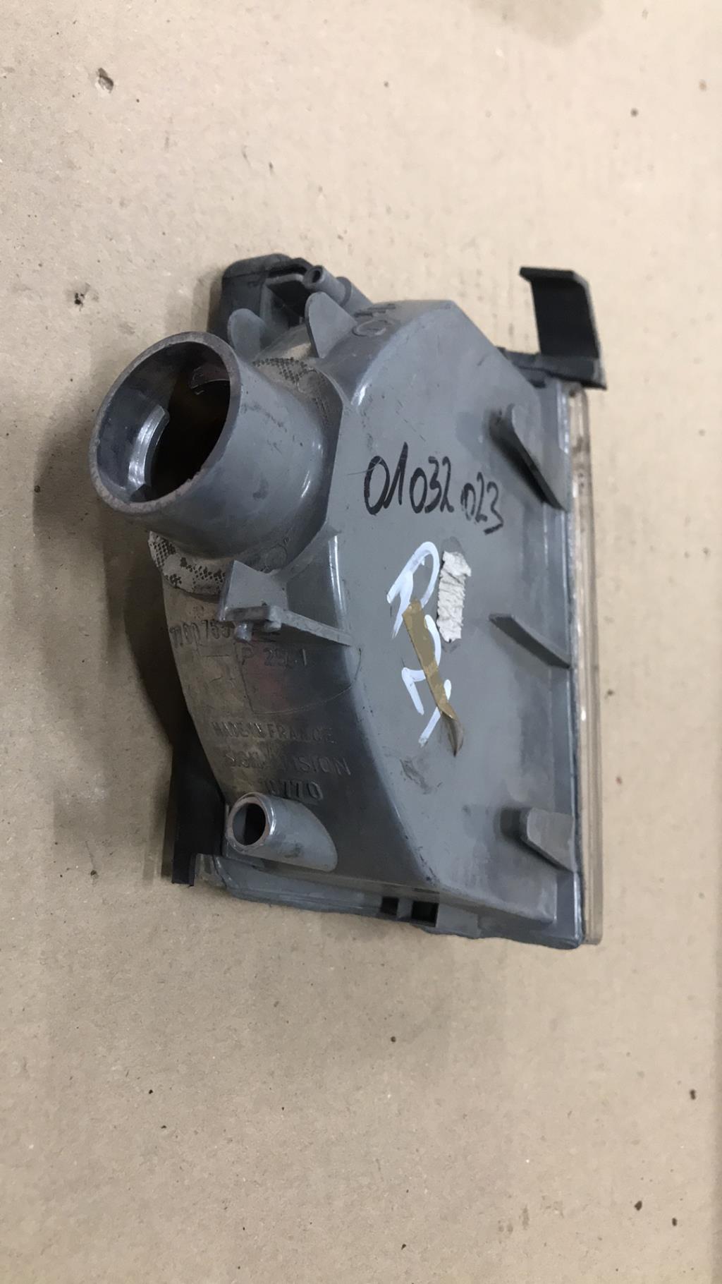 Optique avant secondaire gauche (feux)(clignotant) RENAULT R21 PHASE 1  - 1