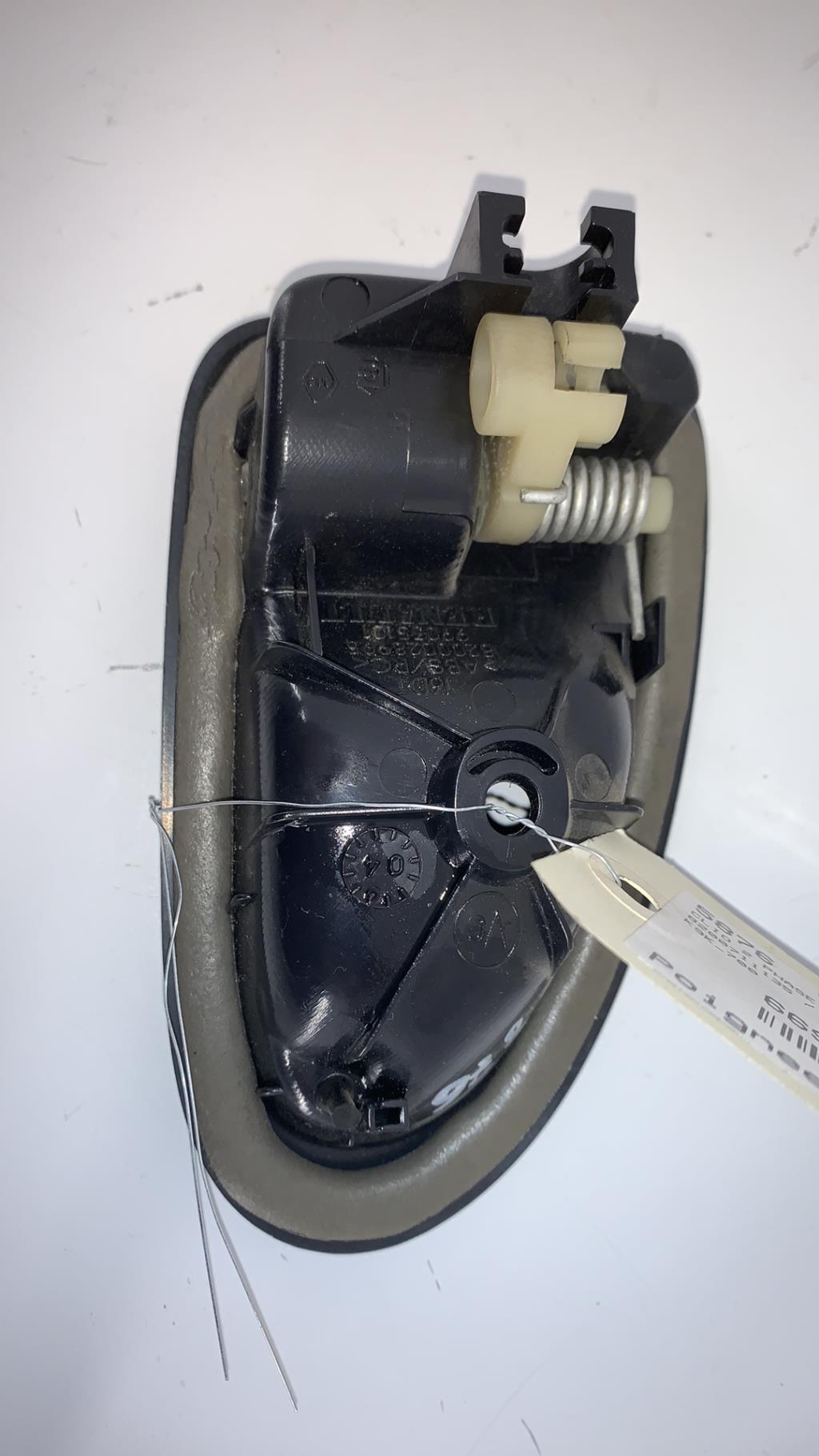 Poignee interieur avant droit RENAULT CLIO 2 PHASE 2 Diesel - 1
