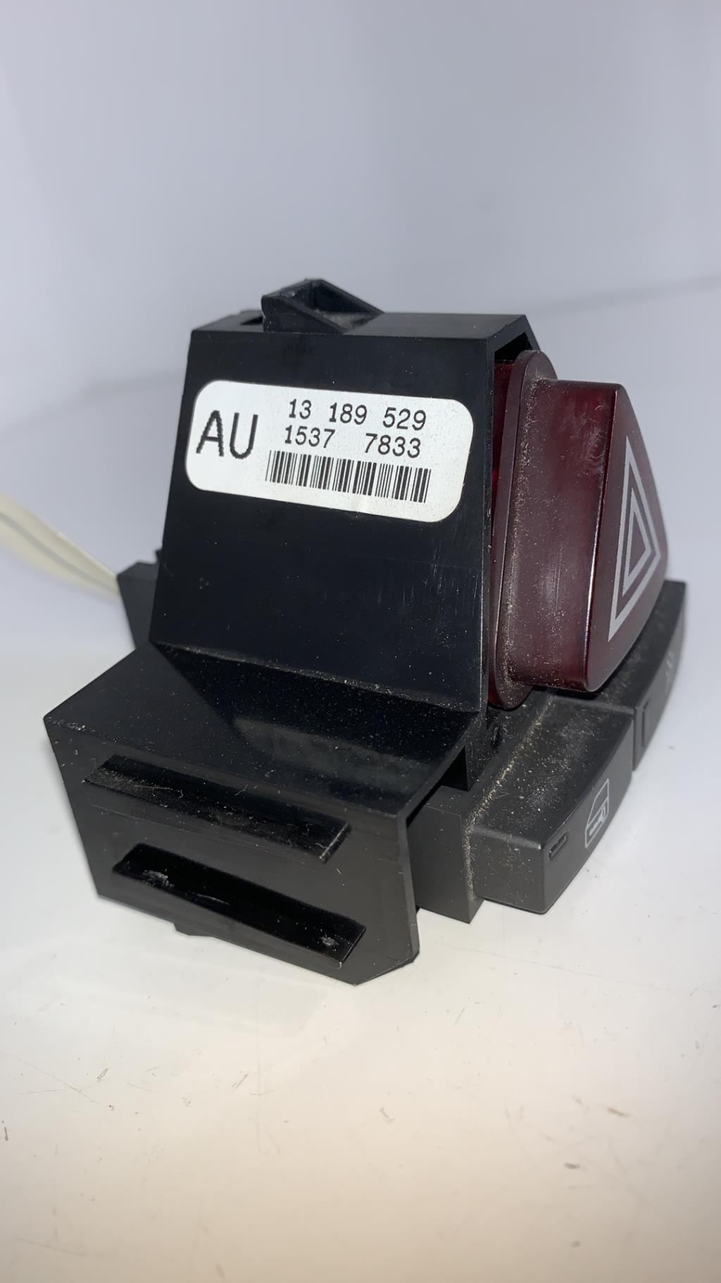 Bouton de warning OPEL CORSA D PHASE 1 Essence - 1