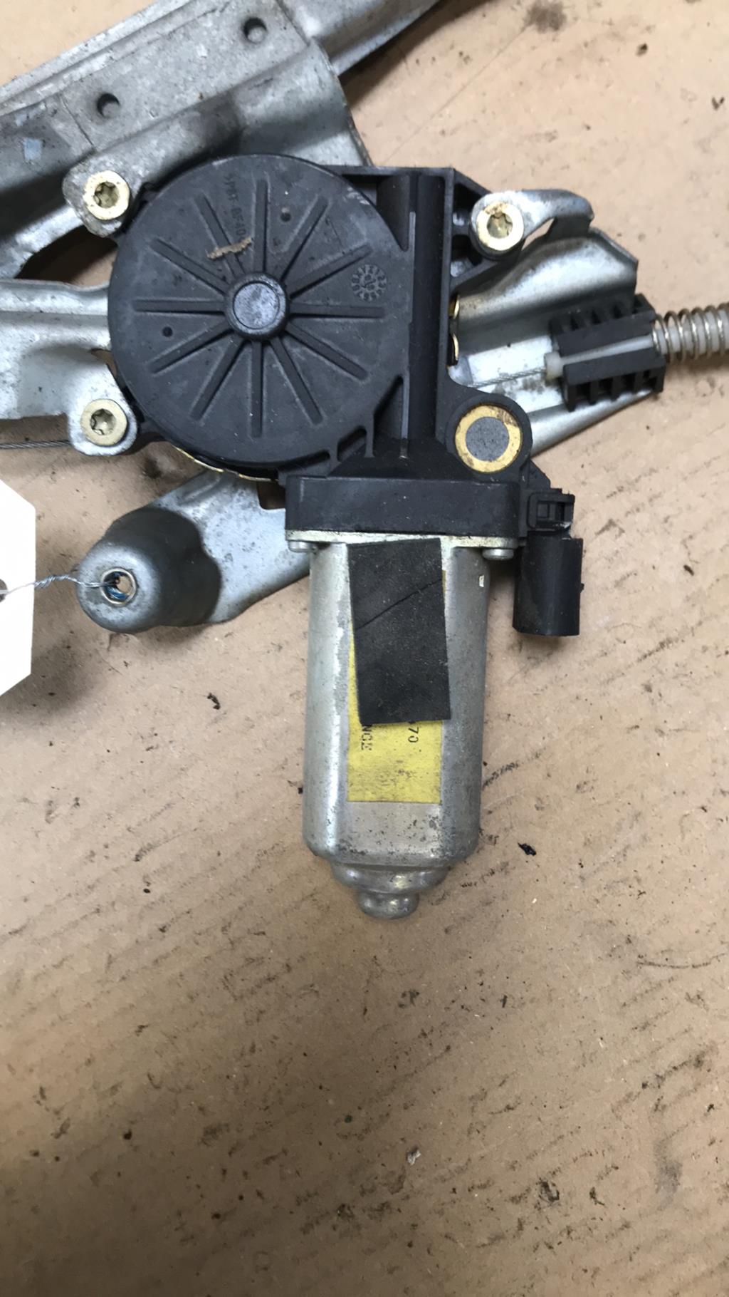 Leve vitre electrique avant droit FORD FOCUS 1  - 1
