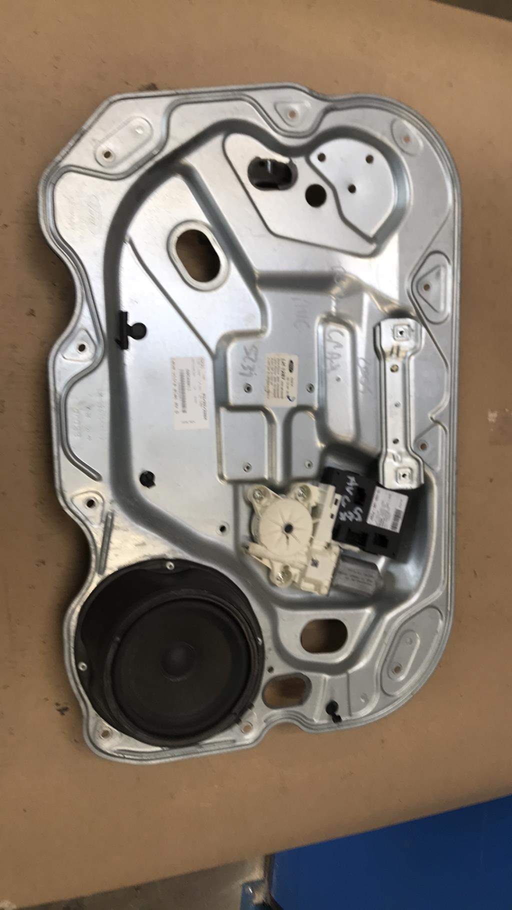 Leve vitre electrique avant gauche FORD C-MAX 1 PHASE 1 Diesel - 1