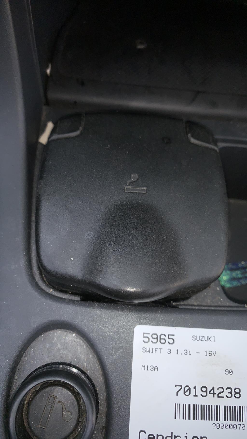 Cendrier SUZUKI SWIFT 3 Essence - 1