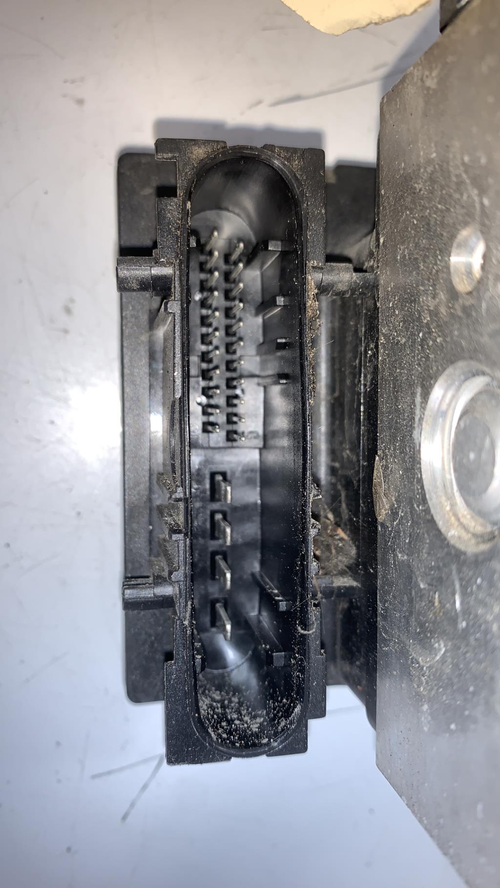 Bloc ABS (freins anti-blocage) RENAULT CLIO 3 PHASE 1 Diesel - 1