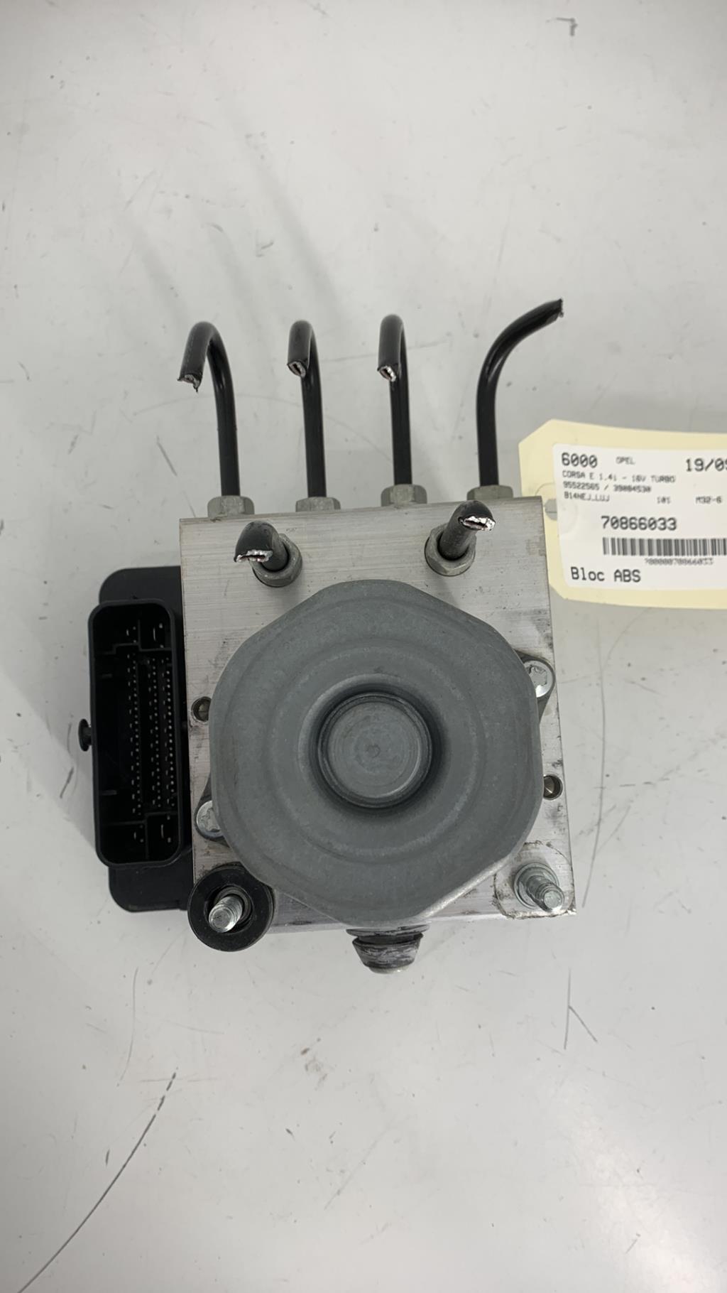 Bloc ABS (freins anti-blocage) OPEL CORSA E Essence - 1