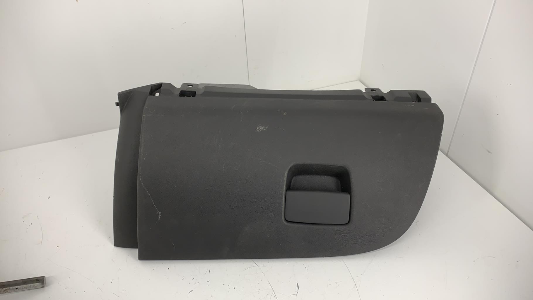Boite a gants OPEL CORSA E Essence - 1