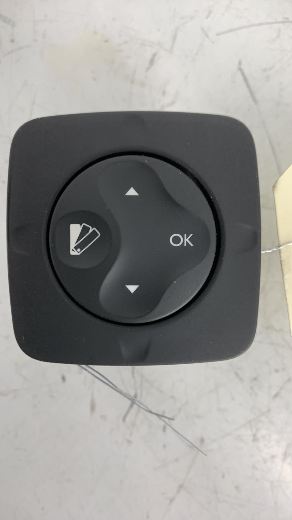 Bouton/Interrupteur RENAULT GRAND SCENIC 3 PHASE 3 Essence - 1